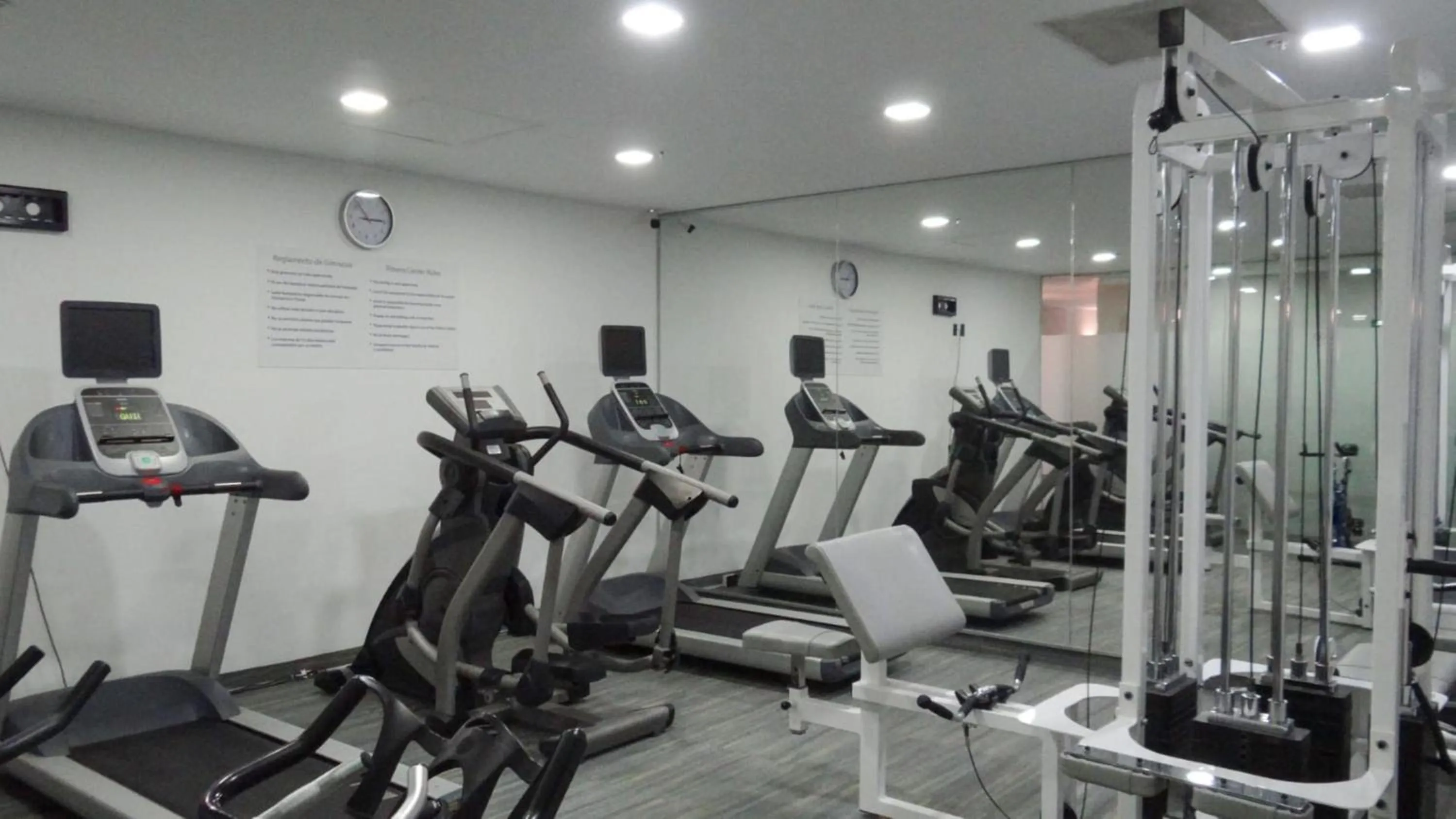 Fitness centre/facilities in Holiday Inn Express Mexico Santa Fe by IHG