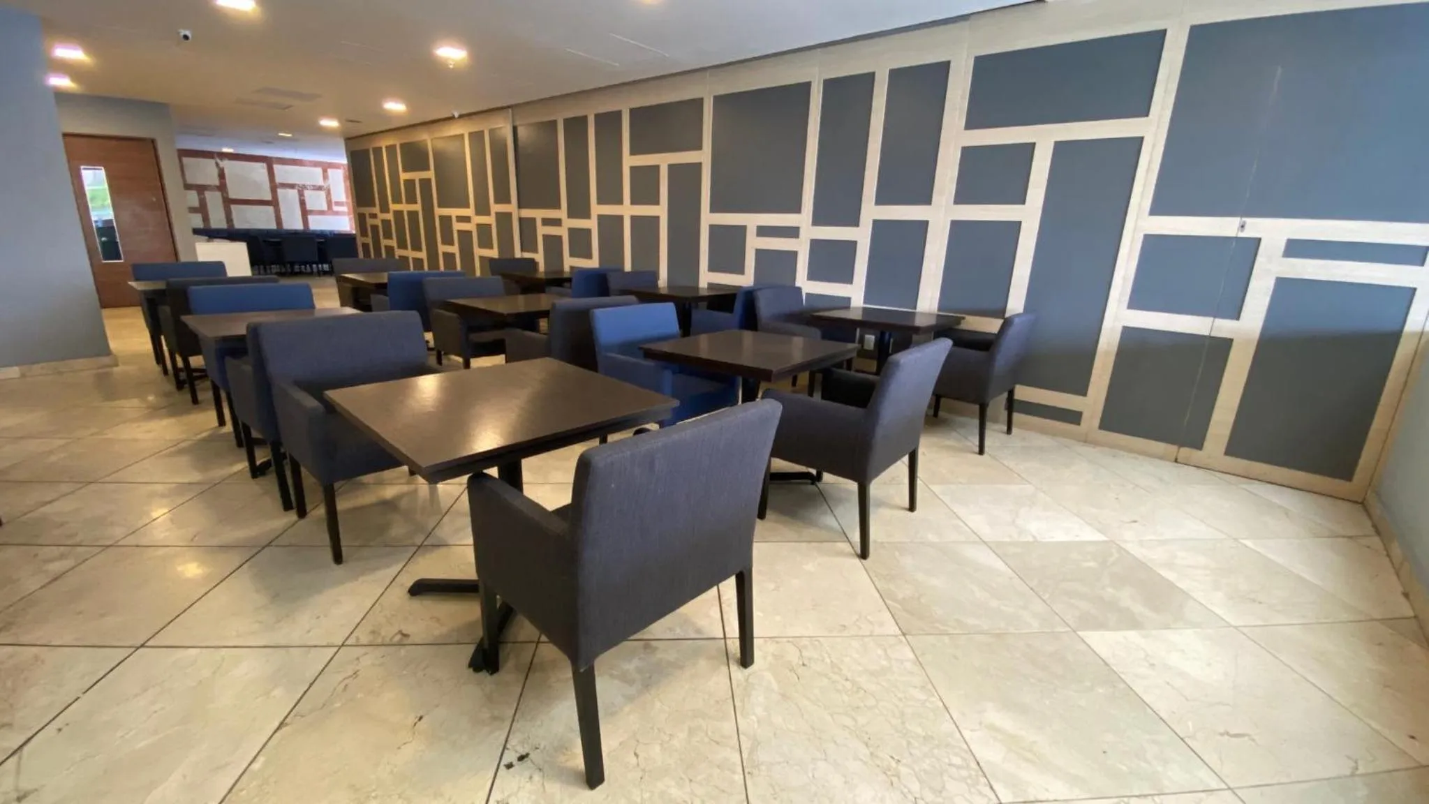 Breakfast in Holiday Inn Express Mexico Santa Fe by IHG