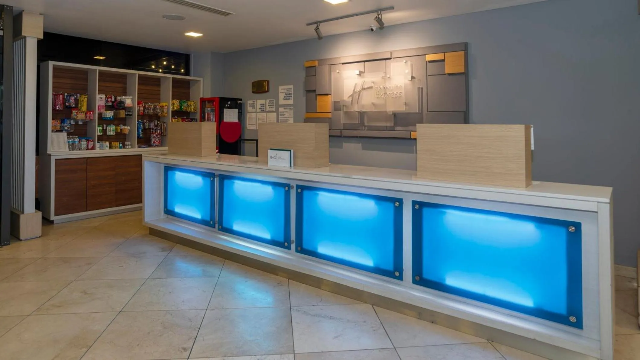 Property building in Holiday Inn Express Mexico Santa Fe by IHG