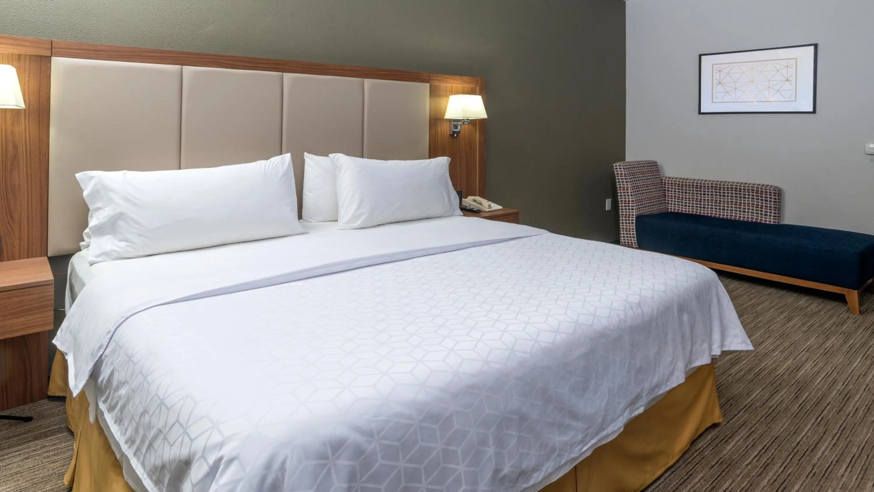 Bed in Holiday Inn Express Mexico Santa Fe by IHG