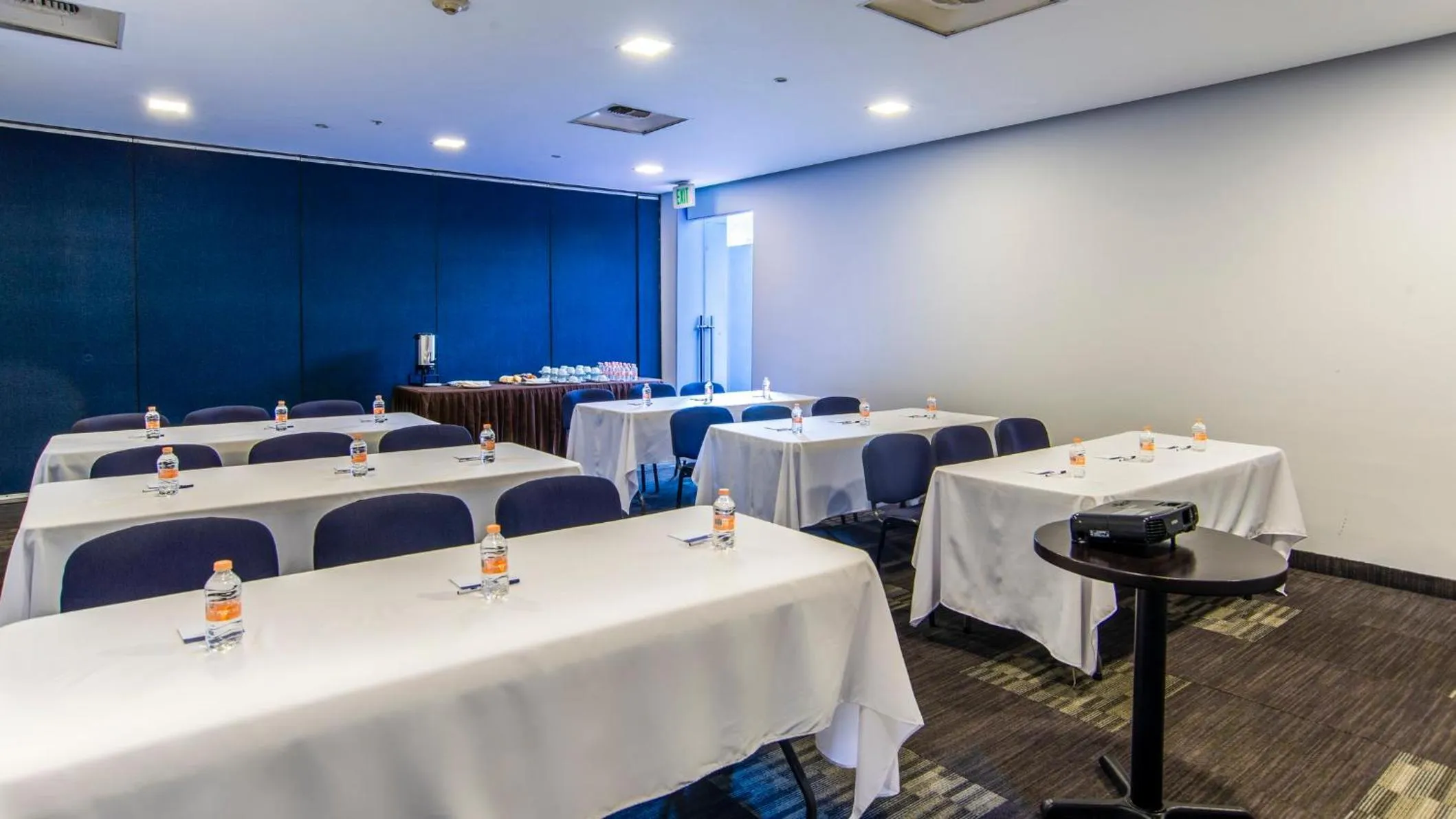 Meeting/conference room in Holiday Inn Express Mexico Santa Fe by IHG