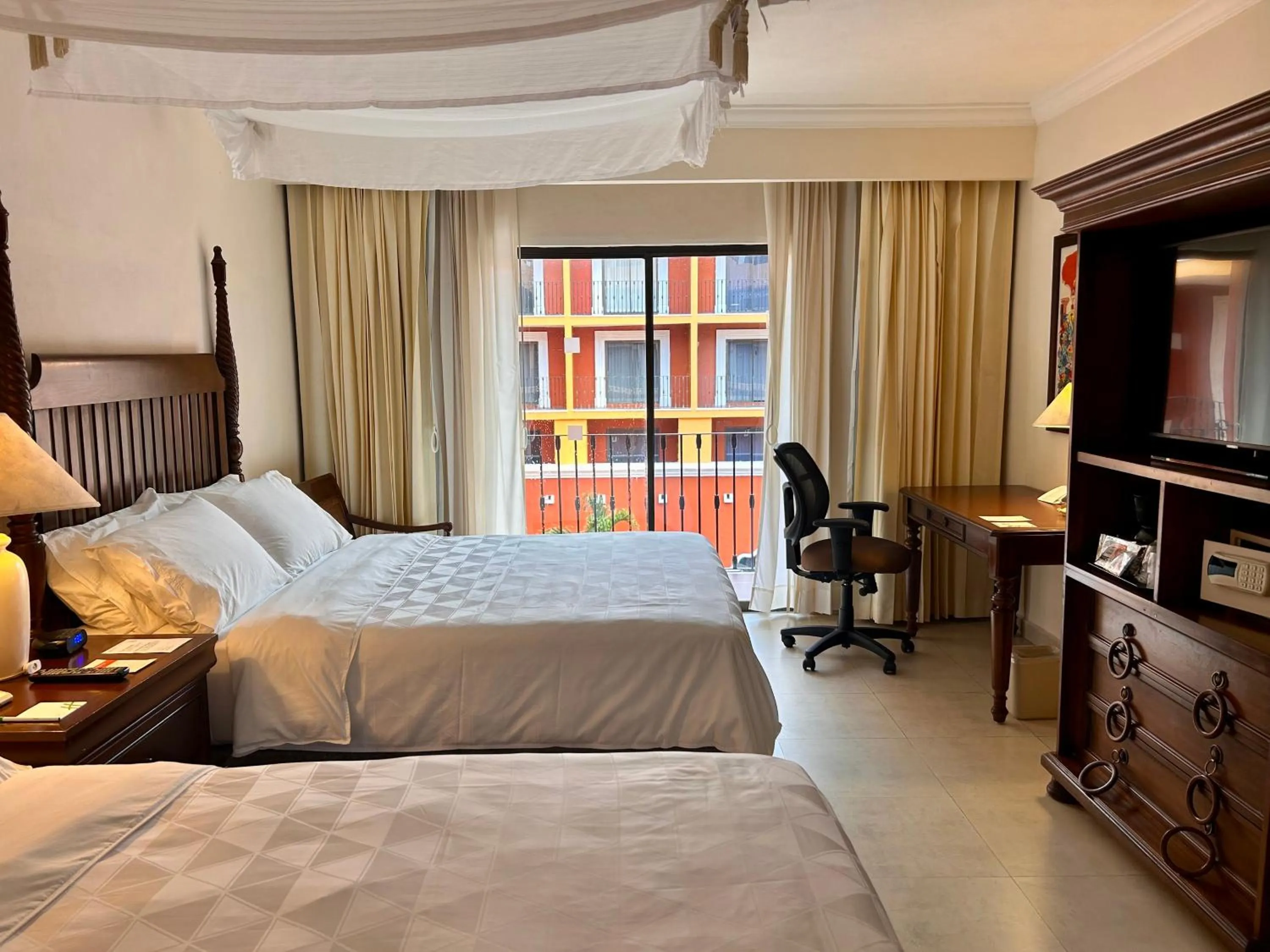 View (from property/room), Bed in Holiday Inn Merida by IHG