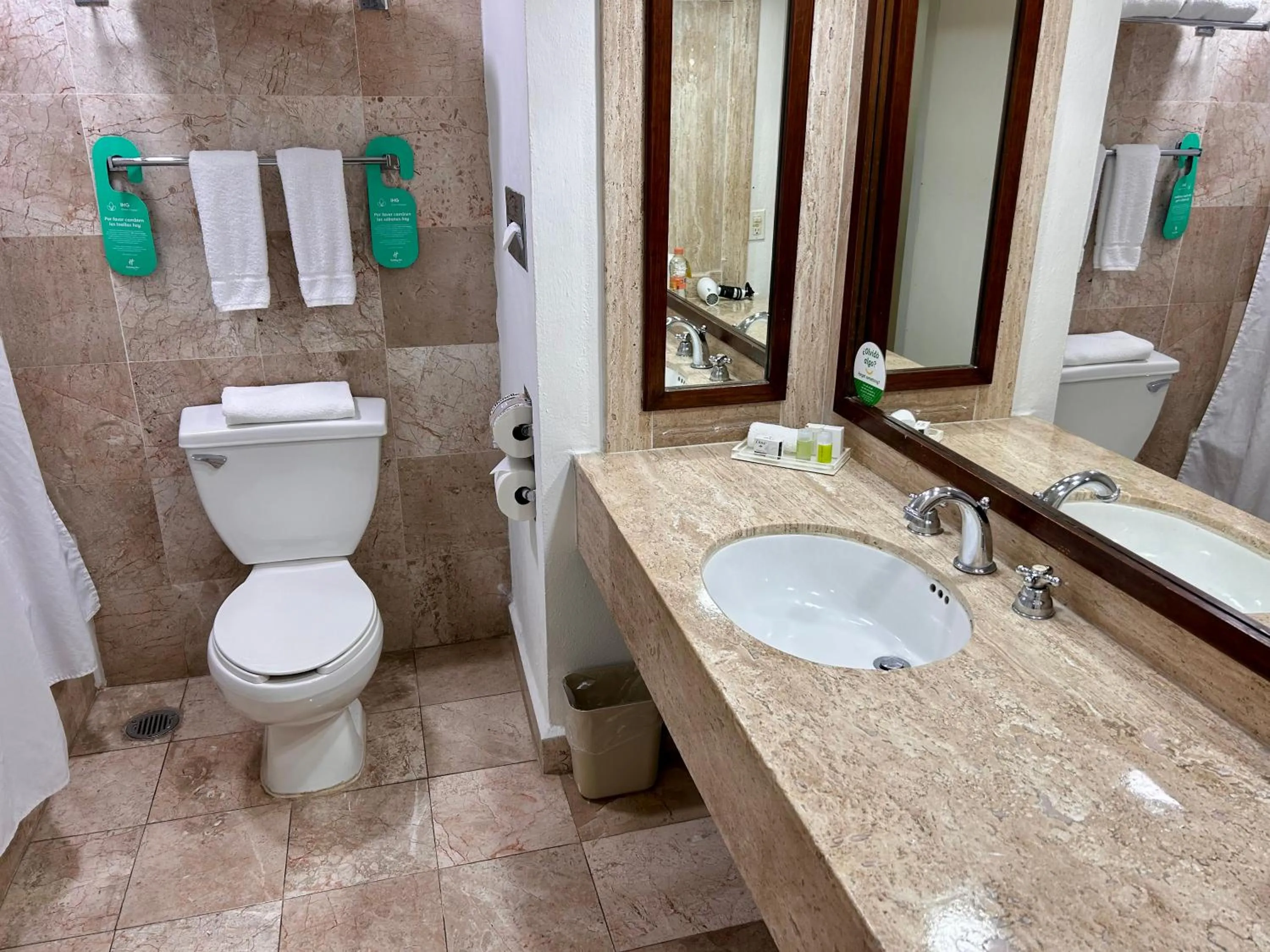 Shower in Holiday Inn Merida by IHG