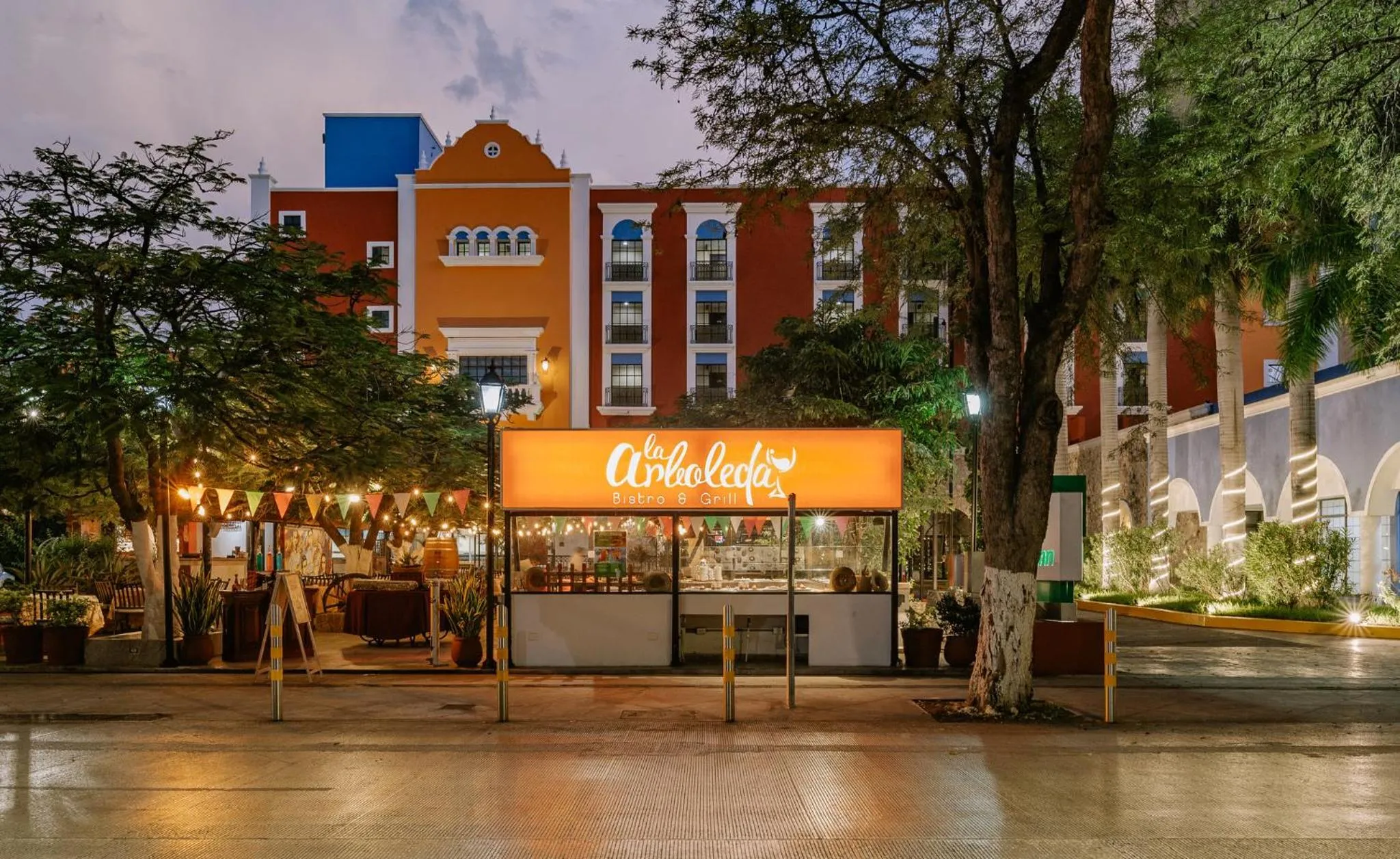 Restaurant/places to eat in Holiday Inn Merida by IHG