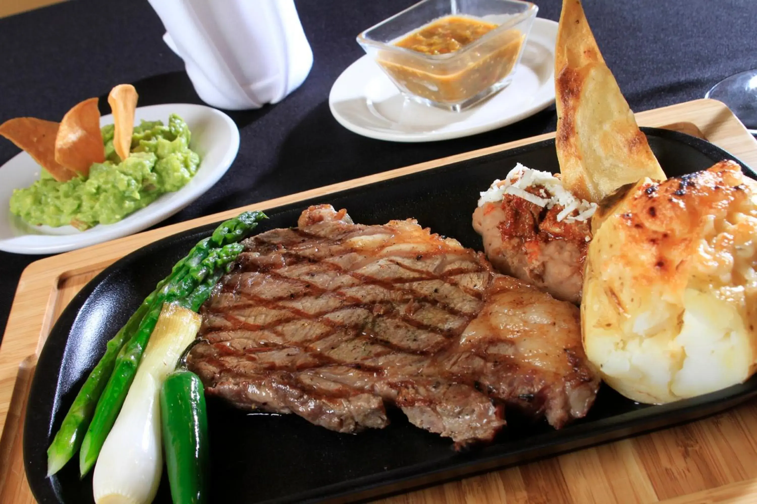 Restaurant/places to eat in Holiday Inn Monterrey-Parque Fundidora by IHG Restaurant/places to eat in Holiday Inn Monterrey-Parque Fundidora by IHG