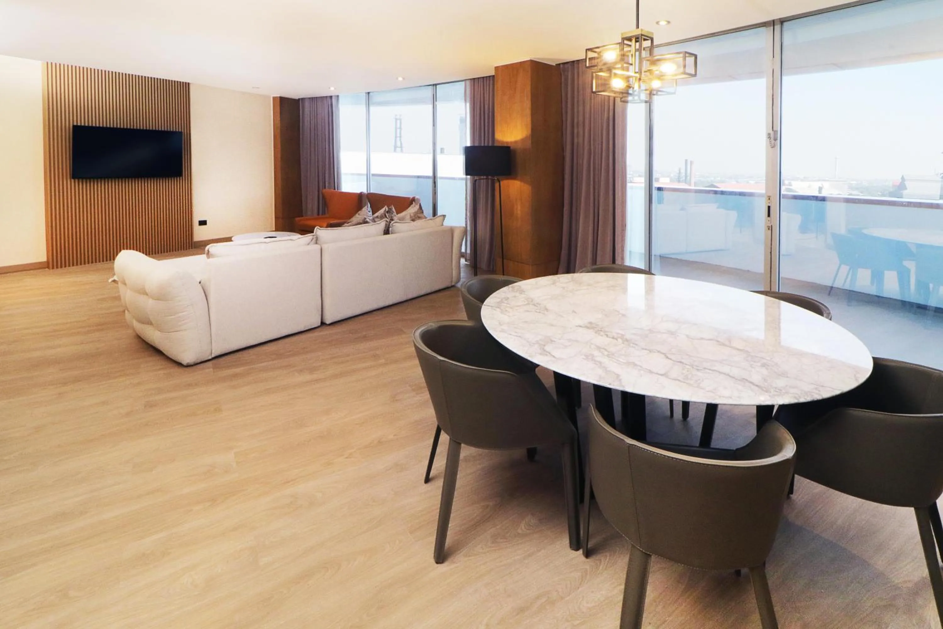 Photo of the whole room in Holiday Inn Monterrey-Parque Fundidora by IHG