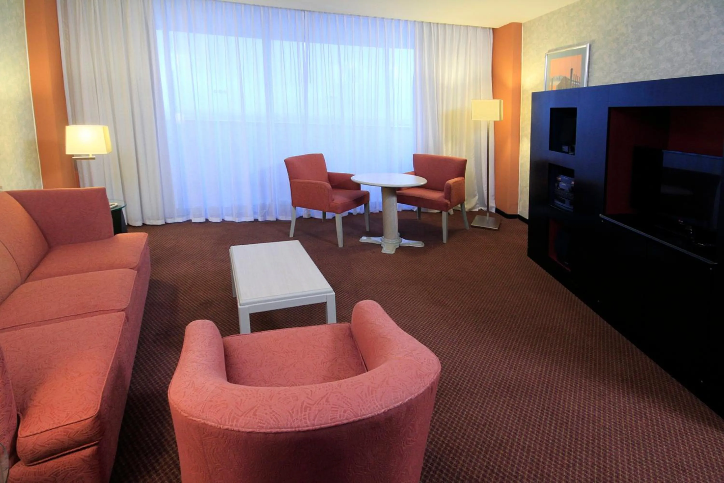 Photo of the whole room in Holiday Inn Monterrey-Parque Fundidora by IHG