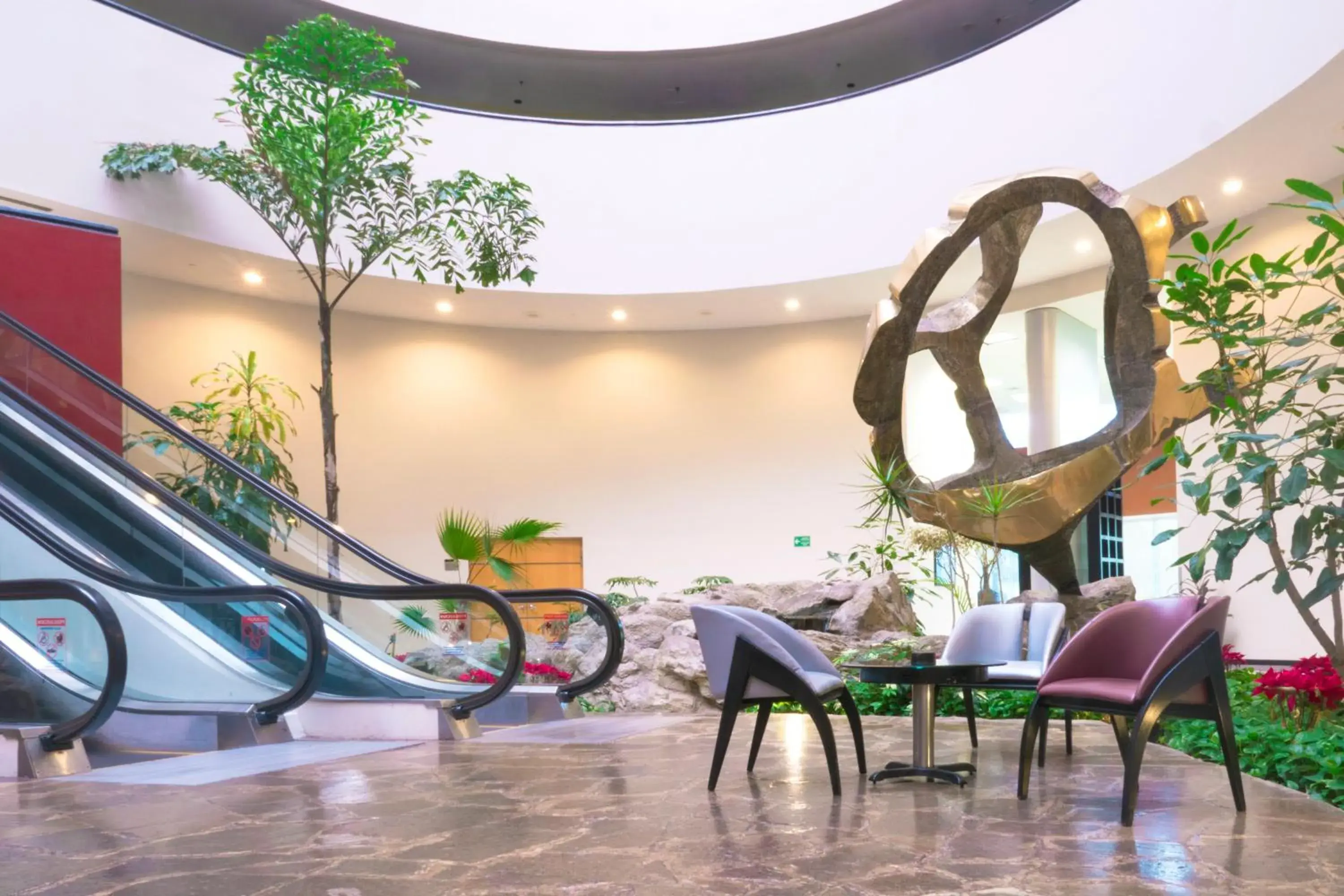 Property building in Holiday Inn Monterrey-Parque Fundidora by IHG Property building in Holiday Inn Monterrey-Parque Fundidora by IHG