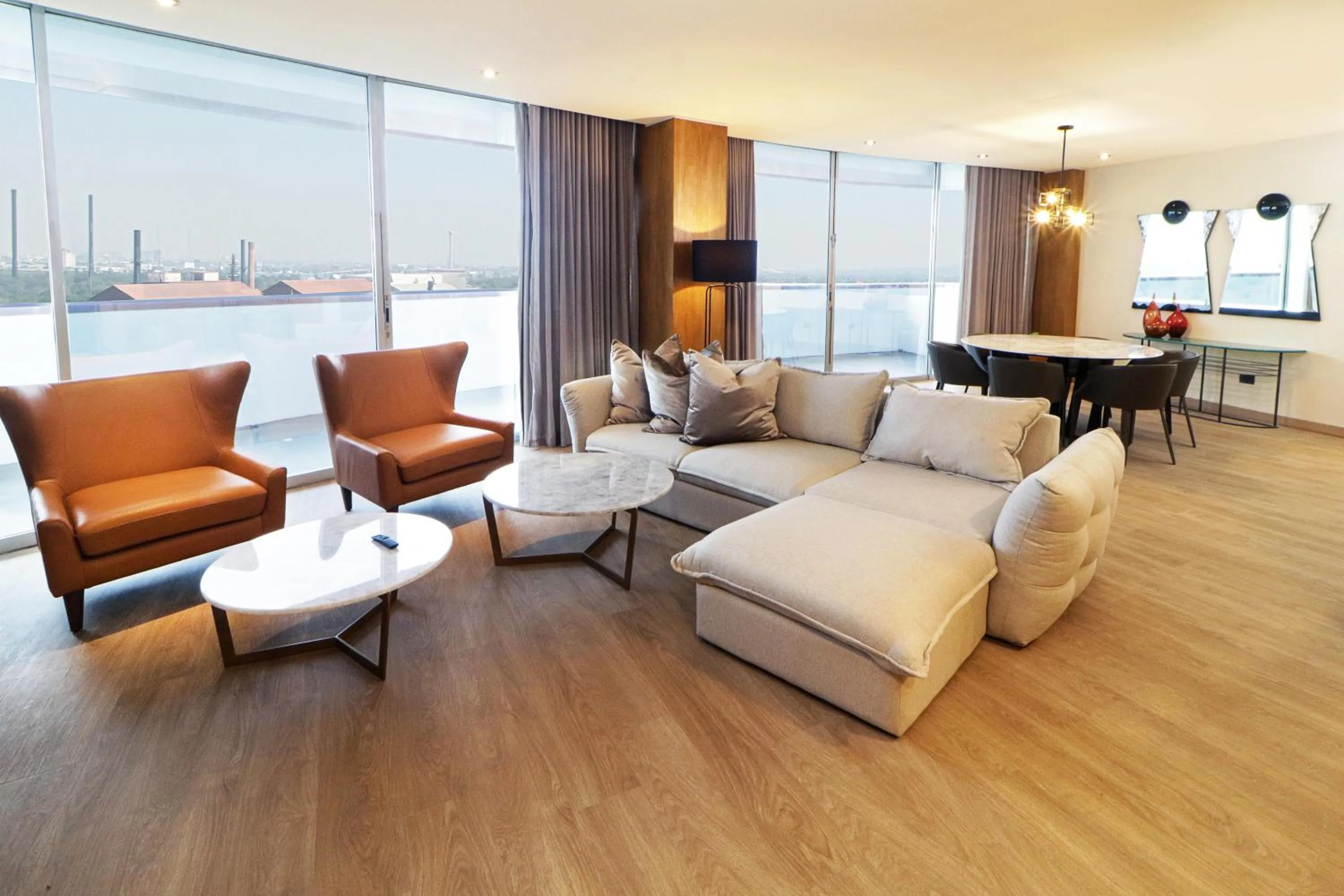 Photo of the whole room in Holiday Inn Monterrey-Parque Fundidora by IHG