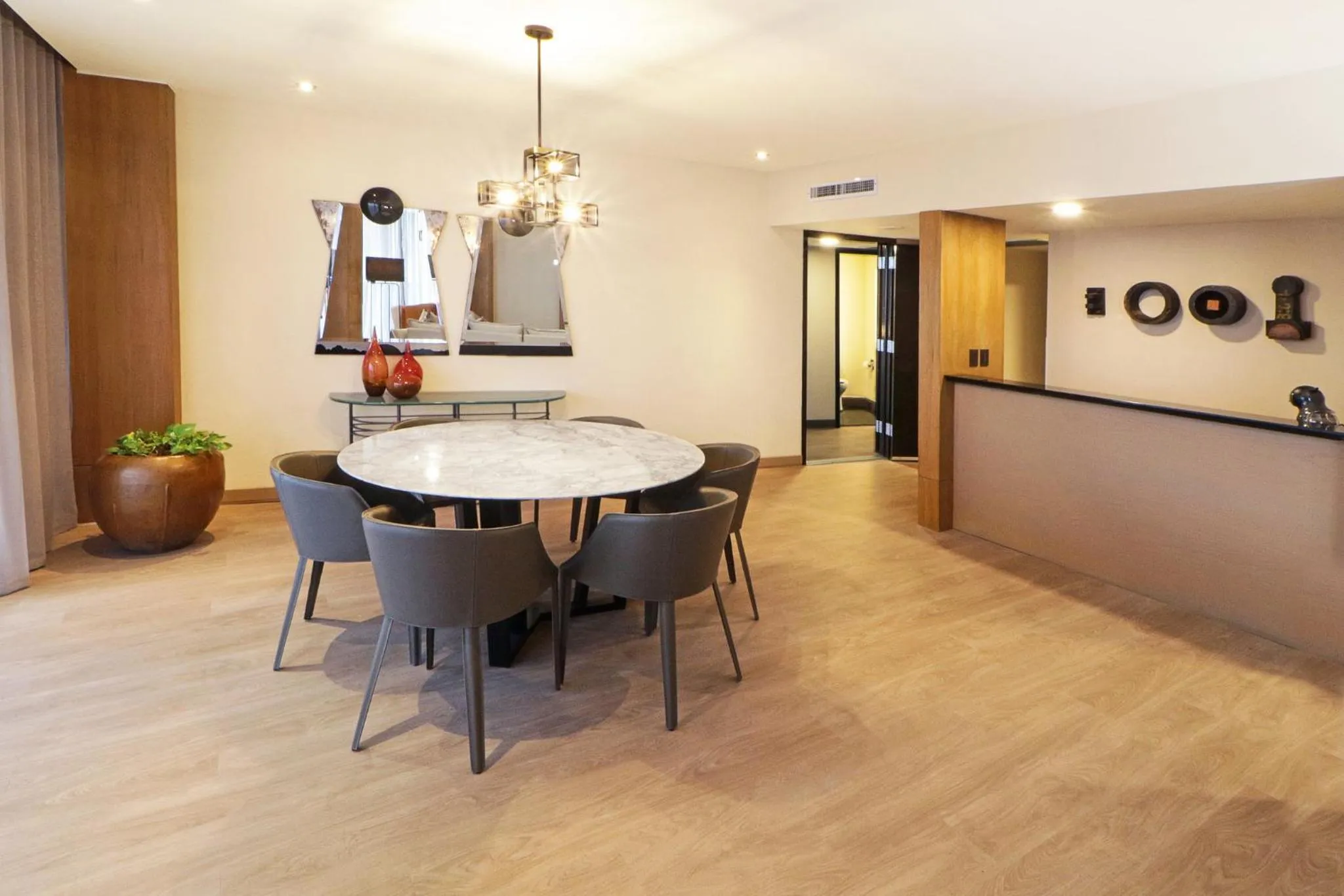 Photo of the whole room in Holiday Inn Monterrey-Parque Fundidora by IHG