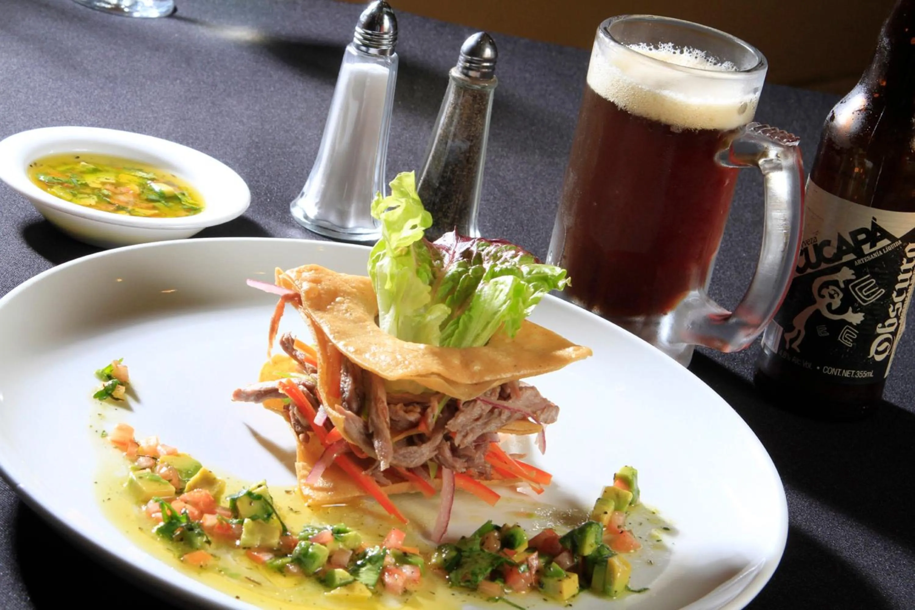 Restaurant/places to eat in Holiday Inn Monterrey-Parque Fundidora by IHG