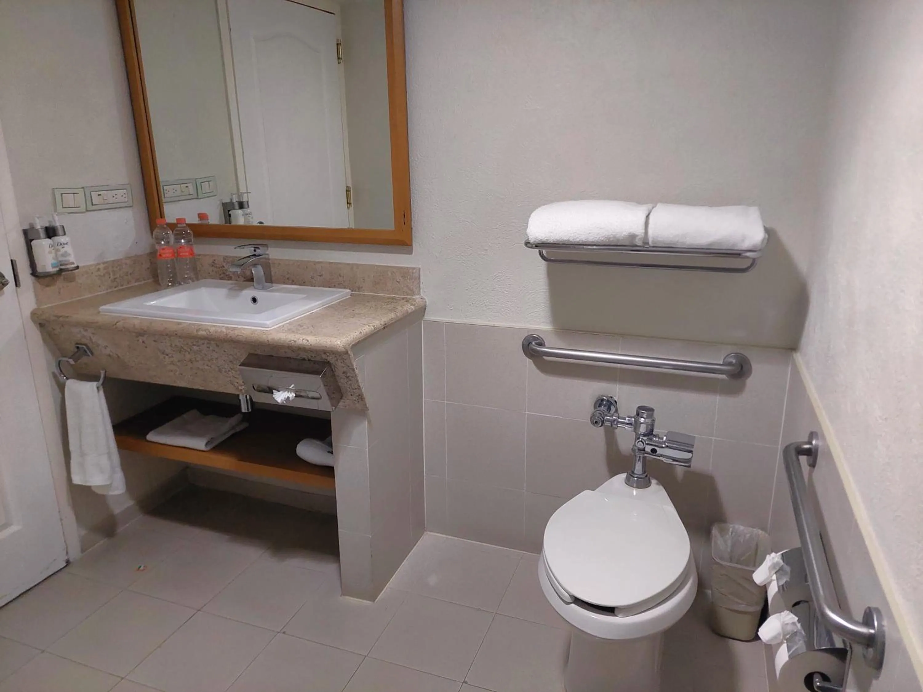 Toilet in Holiday Inn Cuernavaca by IHG