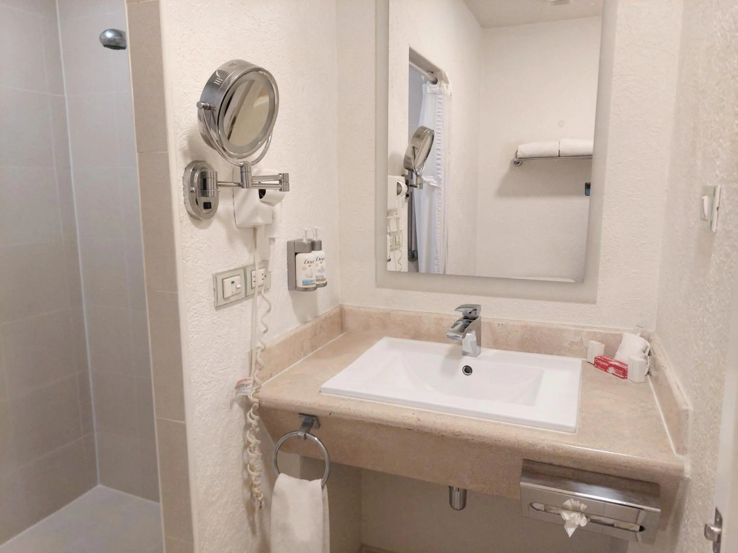 Bathroom in Holiday Inn Cuernavaca by IHG