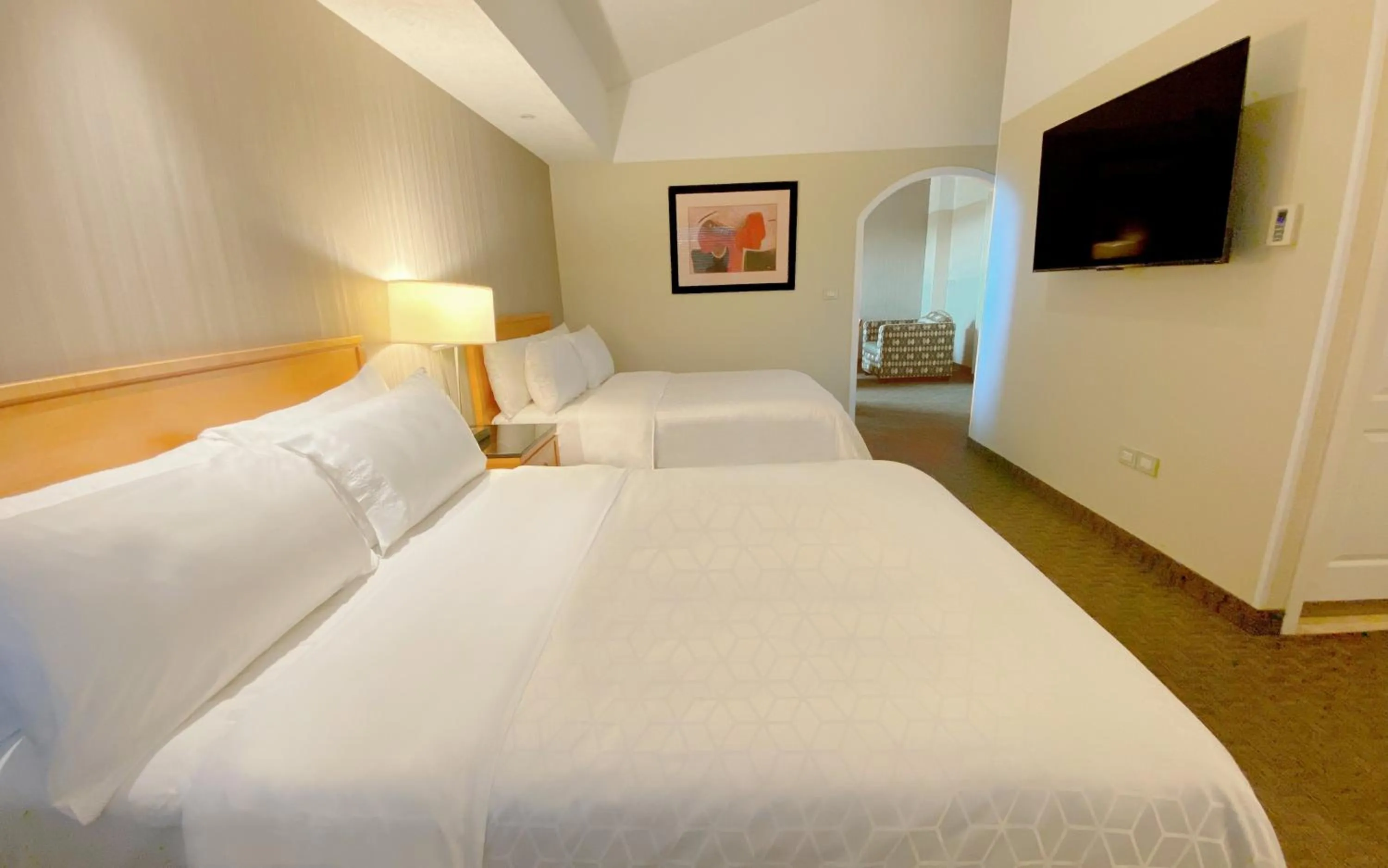 Photo of the whole room, Bed in Holiday Inn Cuernavaca by IHG