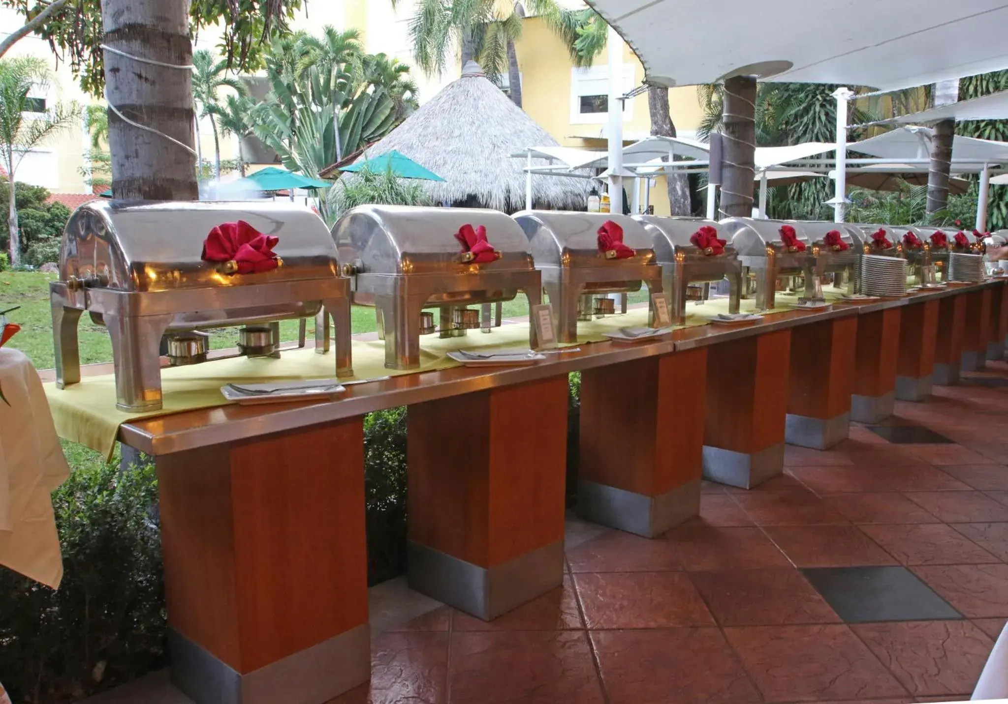 Restaurant/places to eat in Holiday Inn Cuernavaca by IHG Restaurant/places to eat in Holiday Inn Cuernavaca by IHG