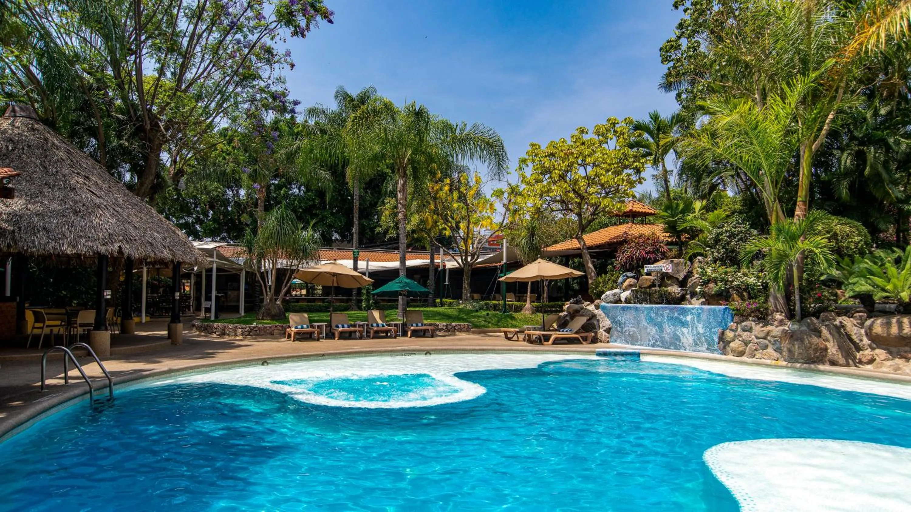 Swimming pool in Holiday Inn Cuernavaca by IHG