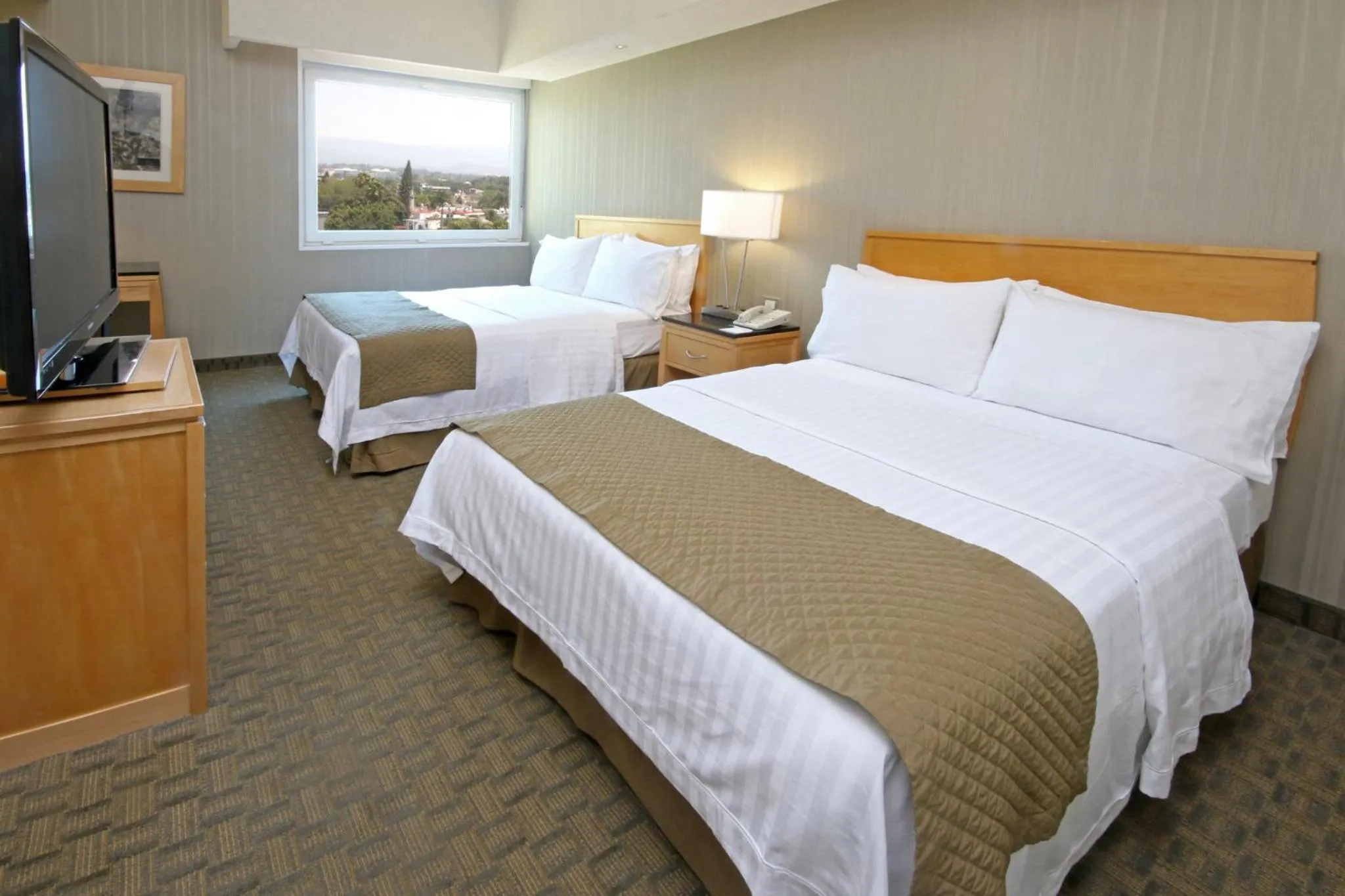 Photo of the whole room, Bed in Holiday Inn Cuernavaca by IHG