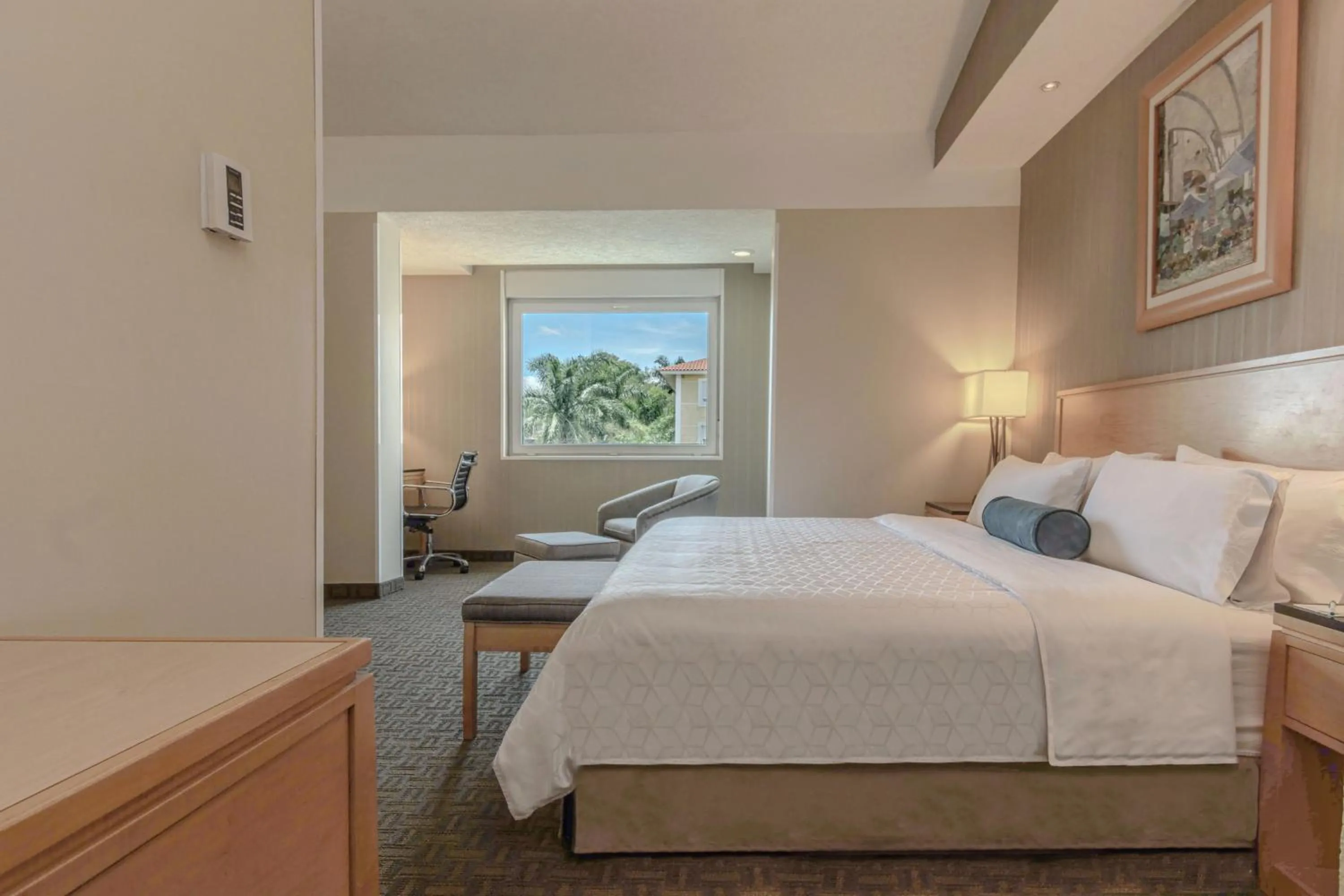 Photo of the whole room, Bed in Holiday Inn Cuernavaca by IHG