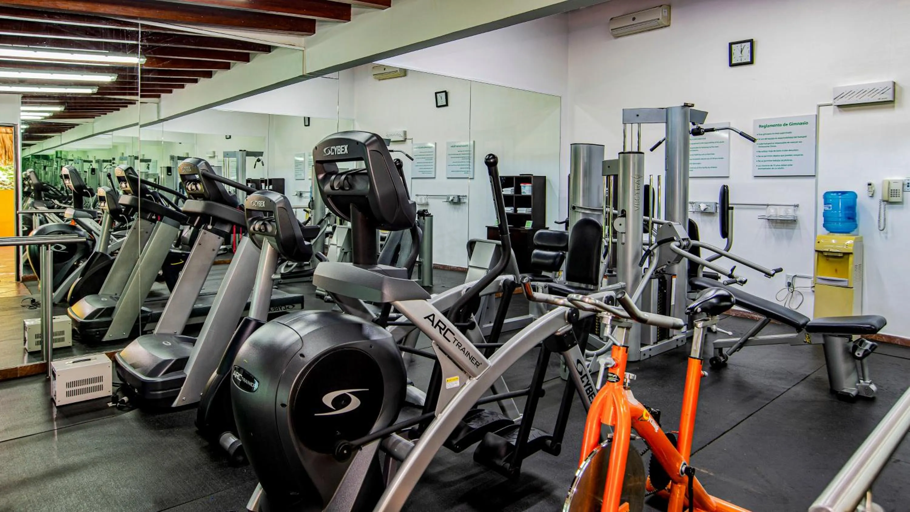 Fitness centre/facilities in Holiday Inn Cuernavaca by IHG
