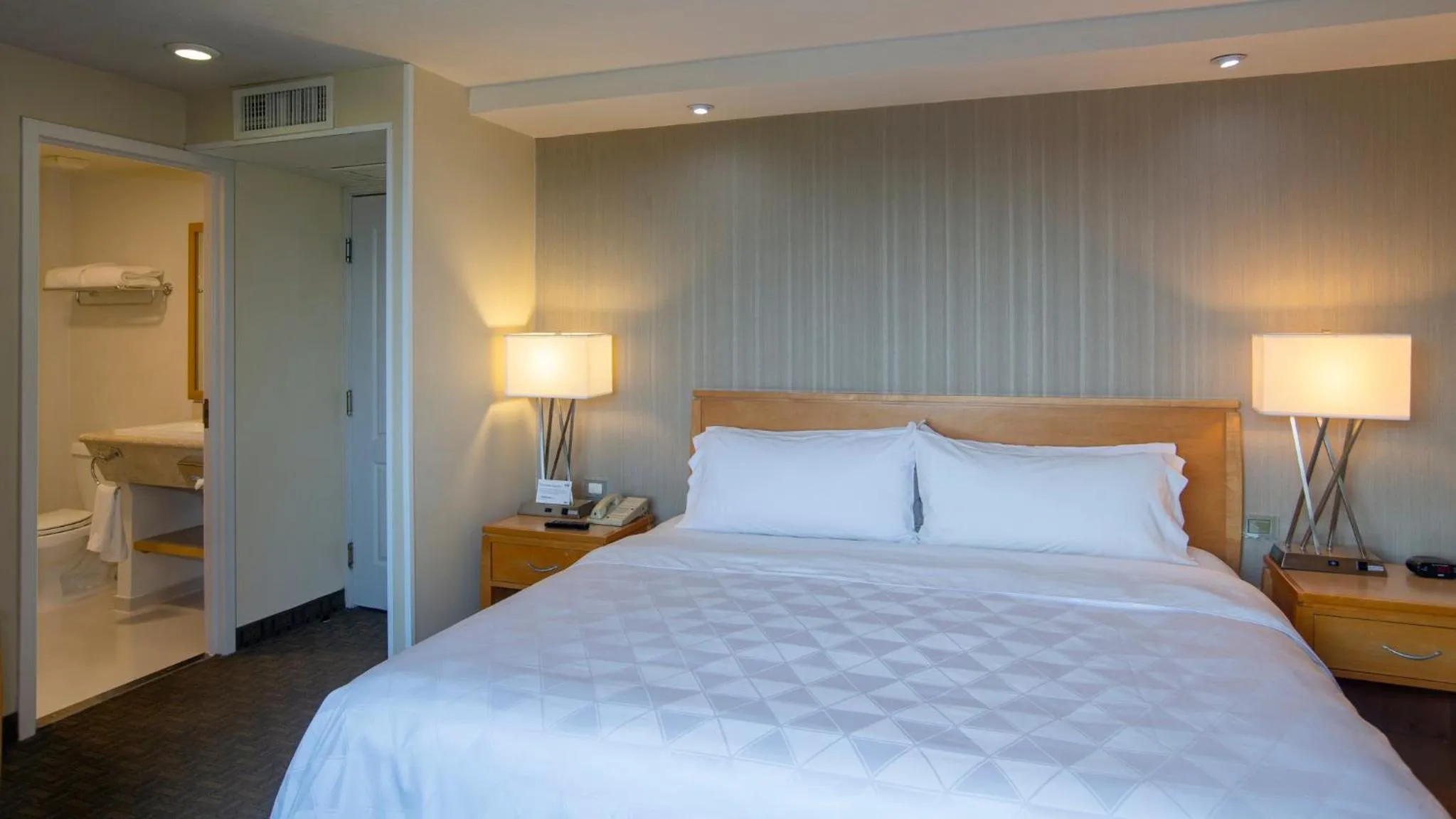 Photo of the whole room, Bed in Holiday Inn Cuernavaca by IHG