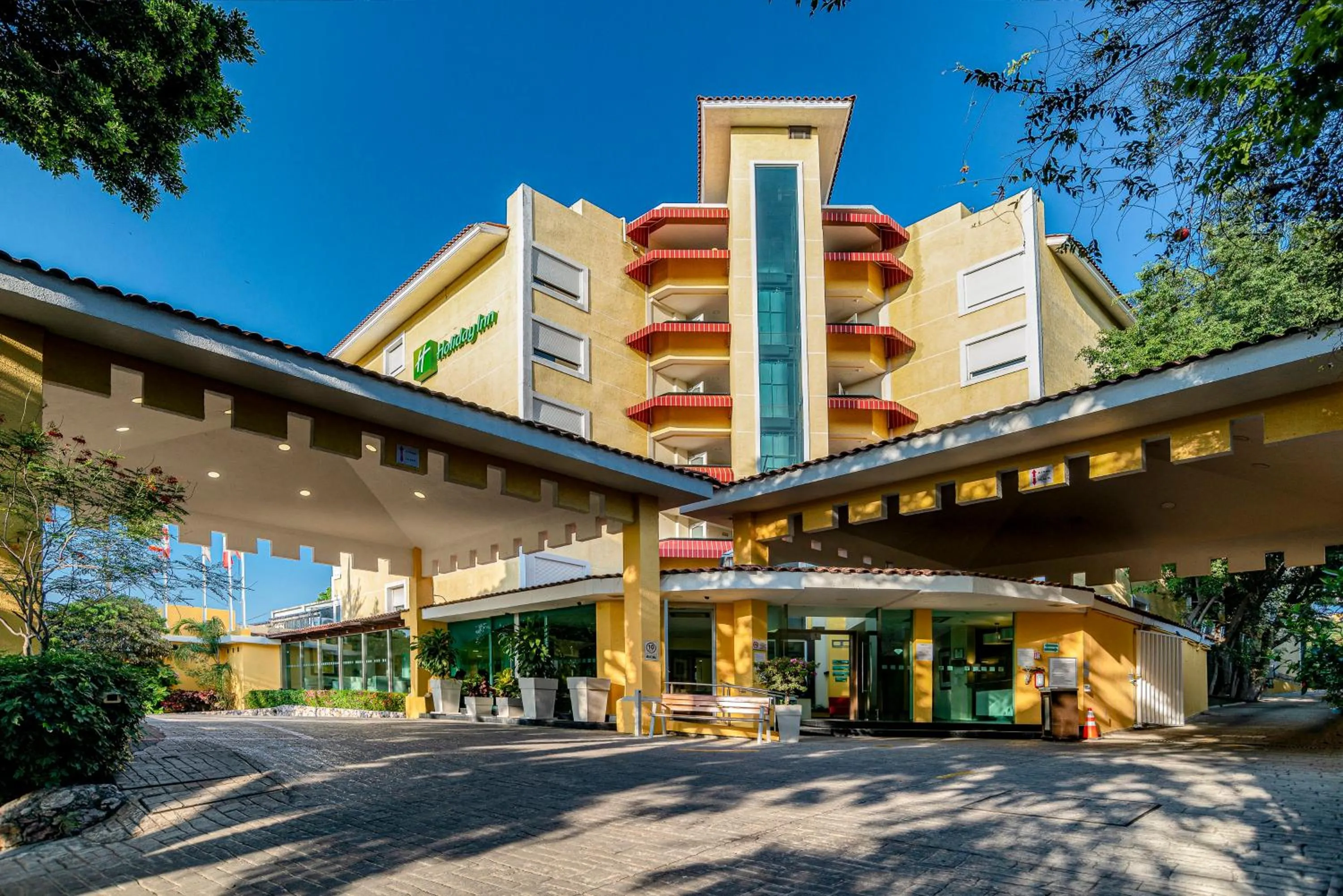 Property building in Holiday Inn Cuernavaca by IHG