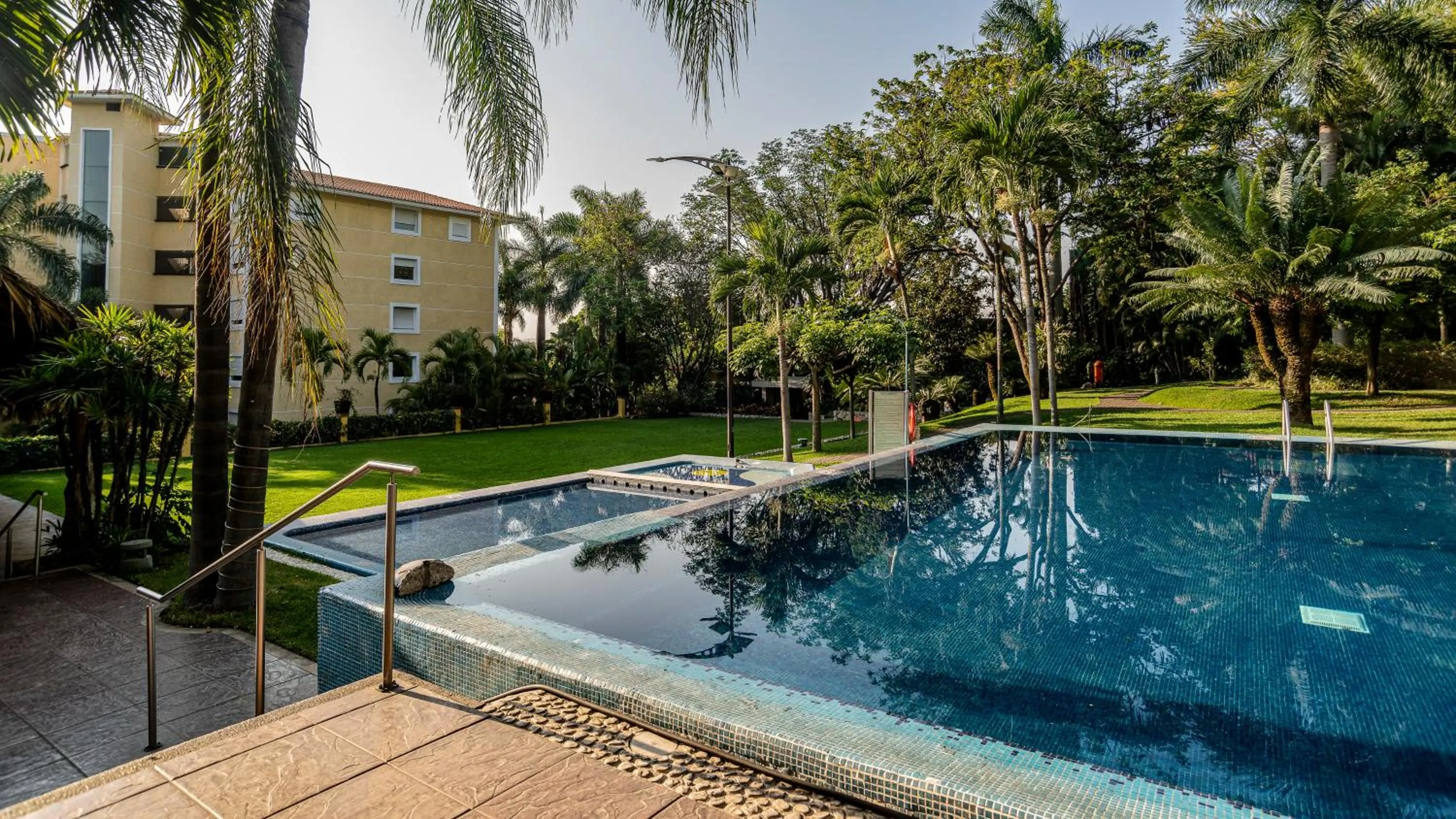 Swimming pool in Holiday Inn Cuernavaca by IHG