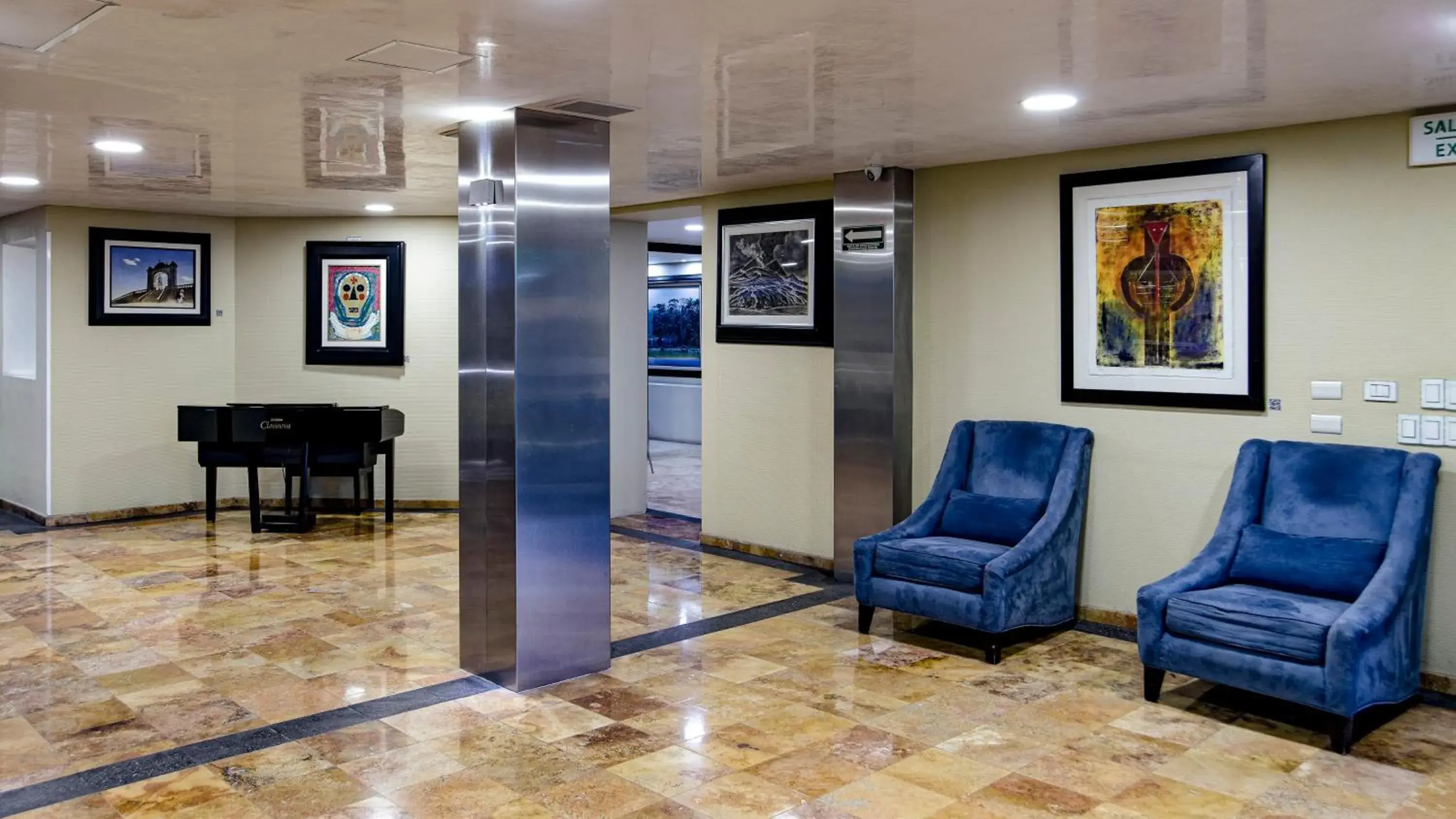 Lobby or reception in Holiday Inn Cuernavaca by IHG Lobby or reception in Holiday Inn Cuernavaca by IHG