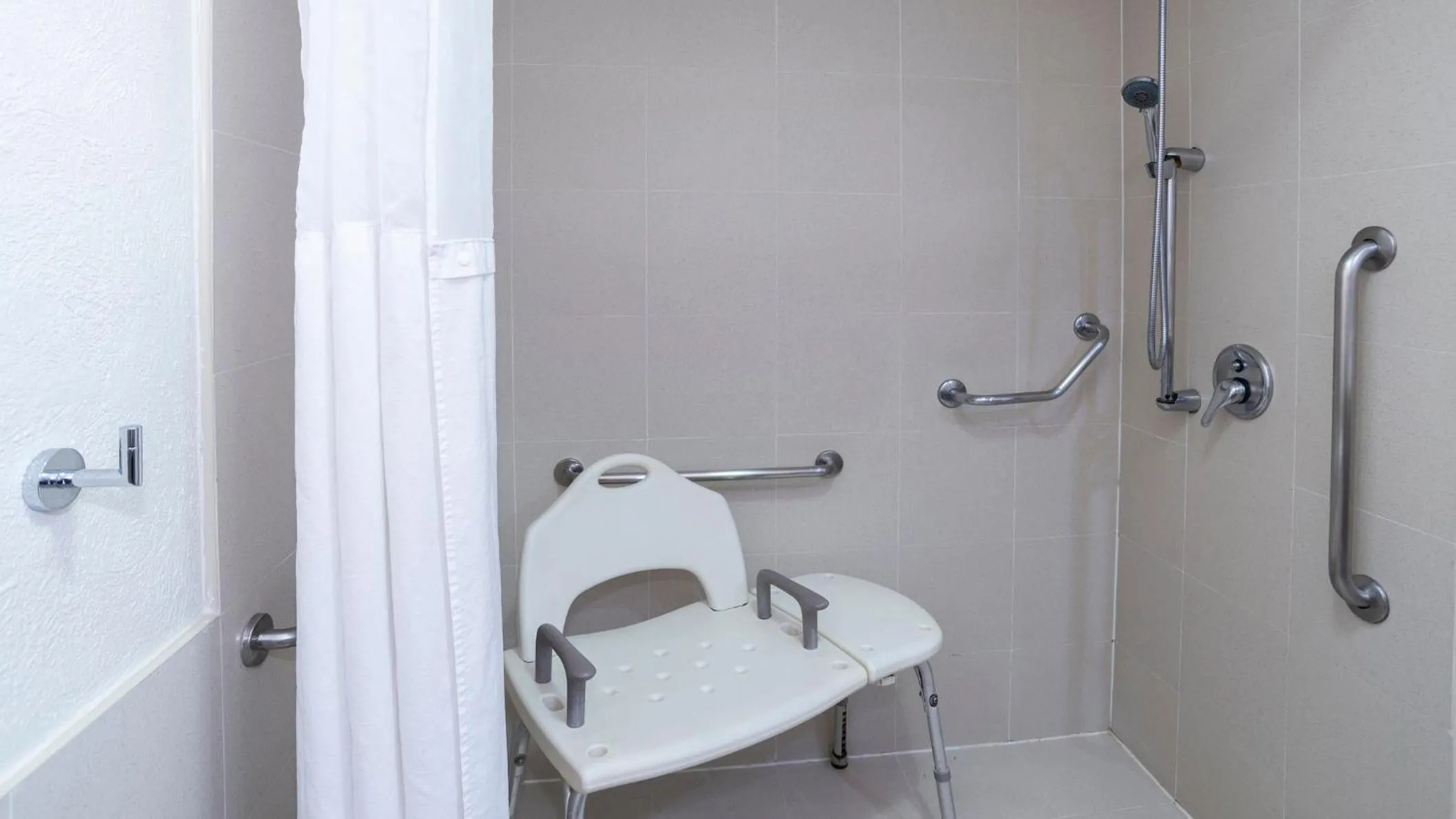 Bathroom in Holiday Inn Cuernavaca by IHG