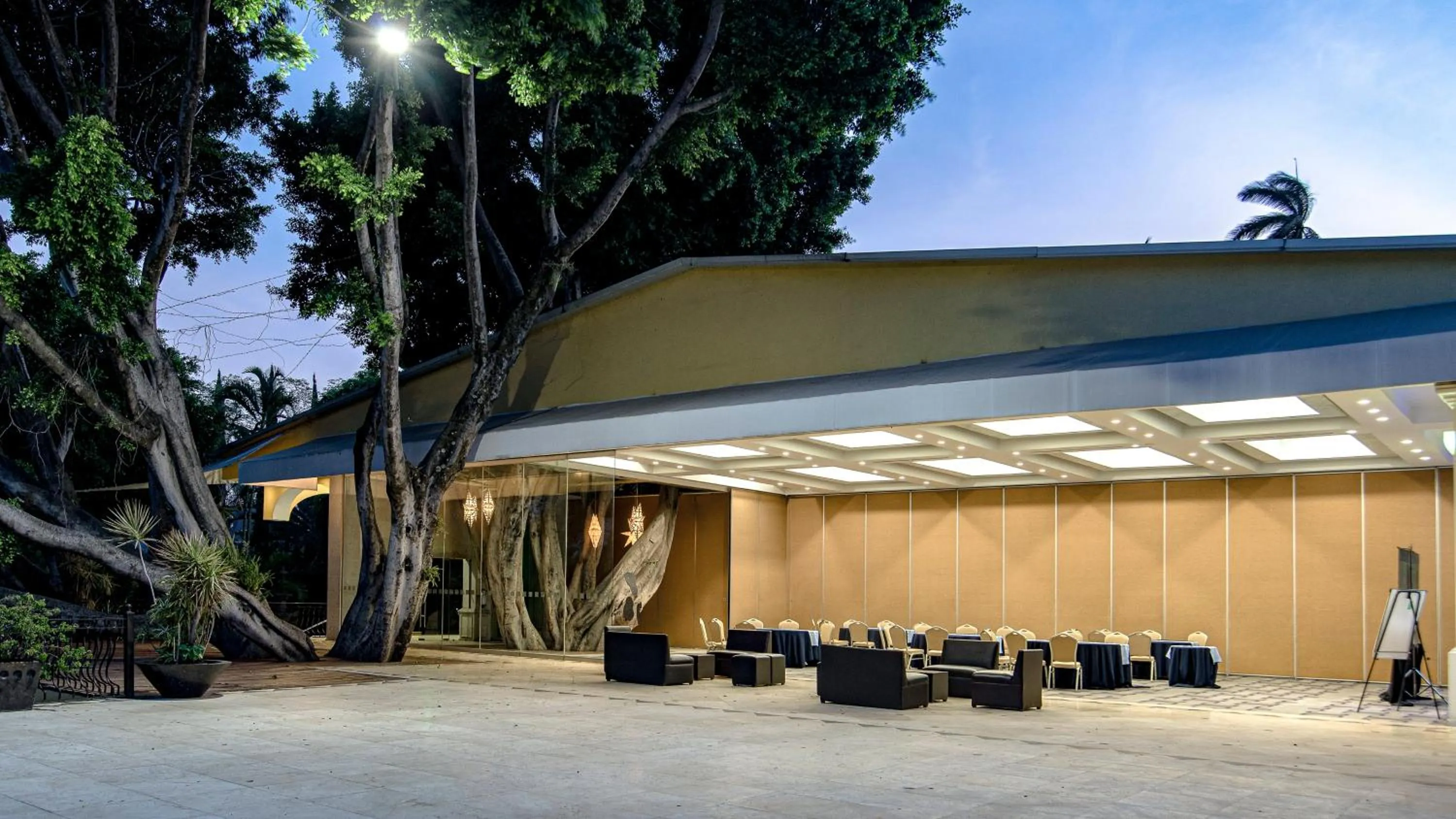 Meeting/conference room in Holiday Inn Cuernavaca by IHG