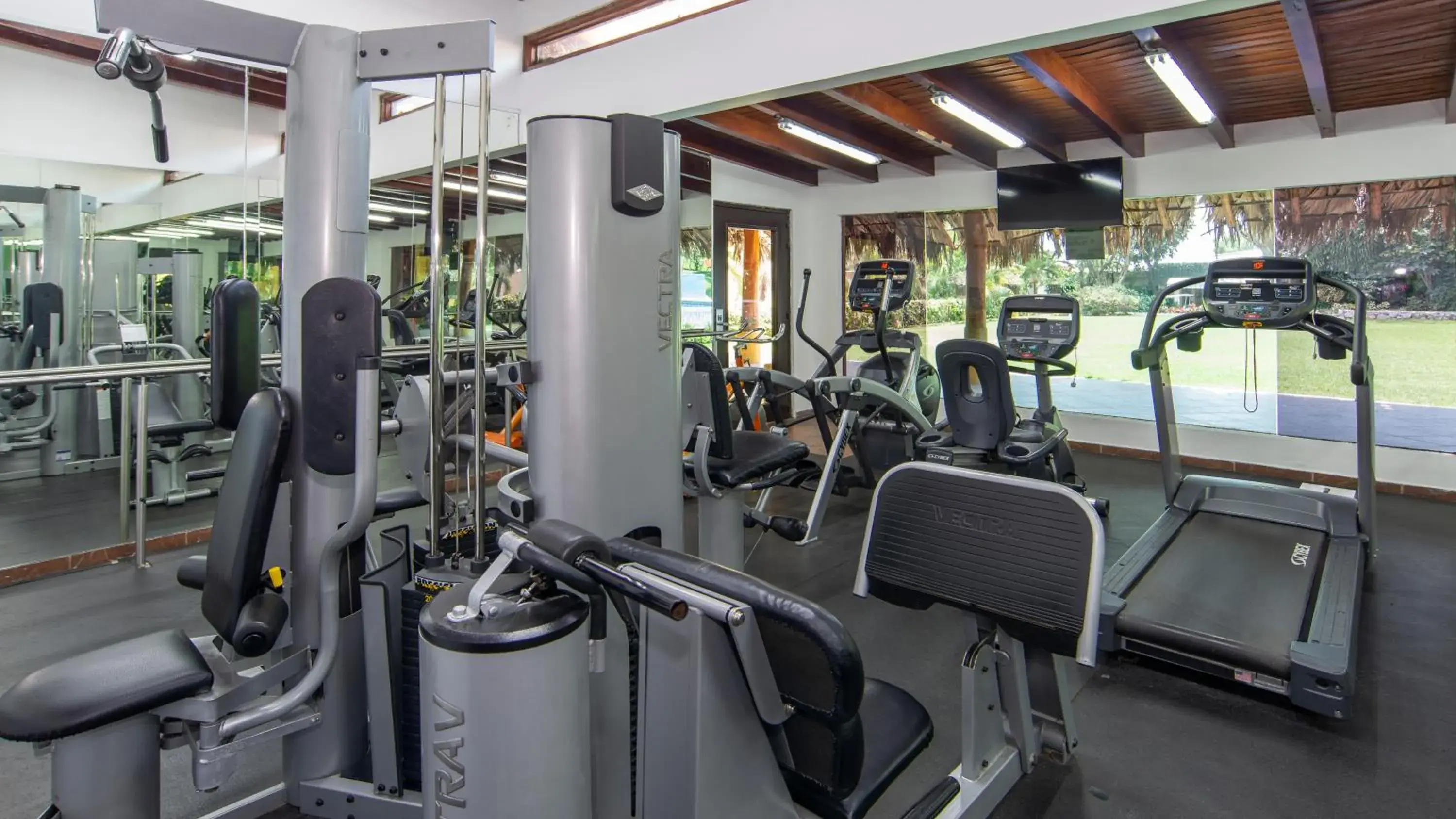 Fitness centre/facilities in Holiday Inn Cuernavaca by IHG Fitness centre/facilities in Holiday Inn Cuernavaca by IHG