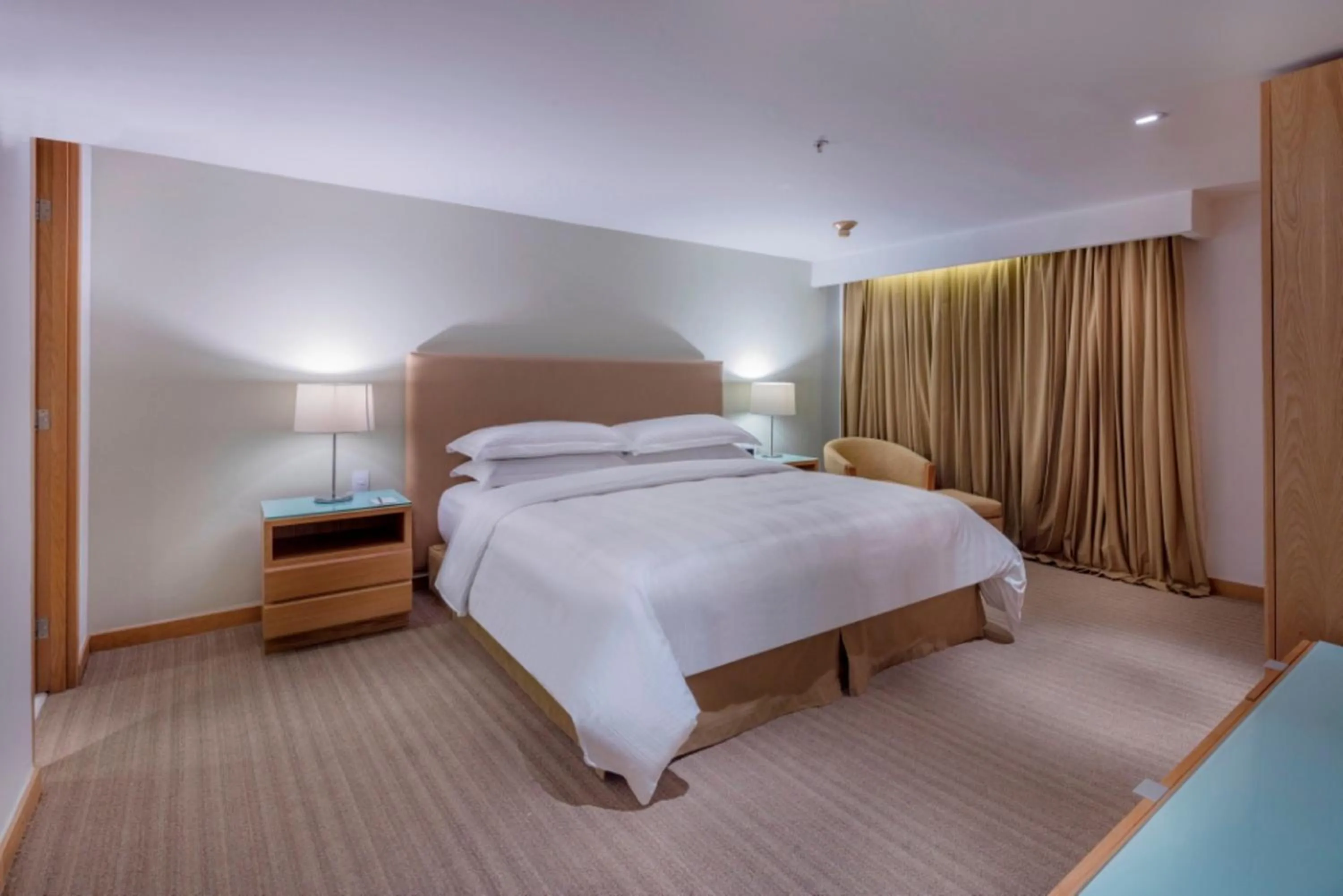 Bed in Presidente InterContinental Puebla by IHG