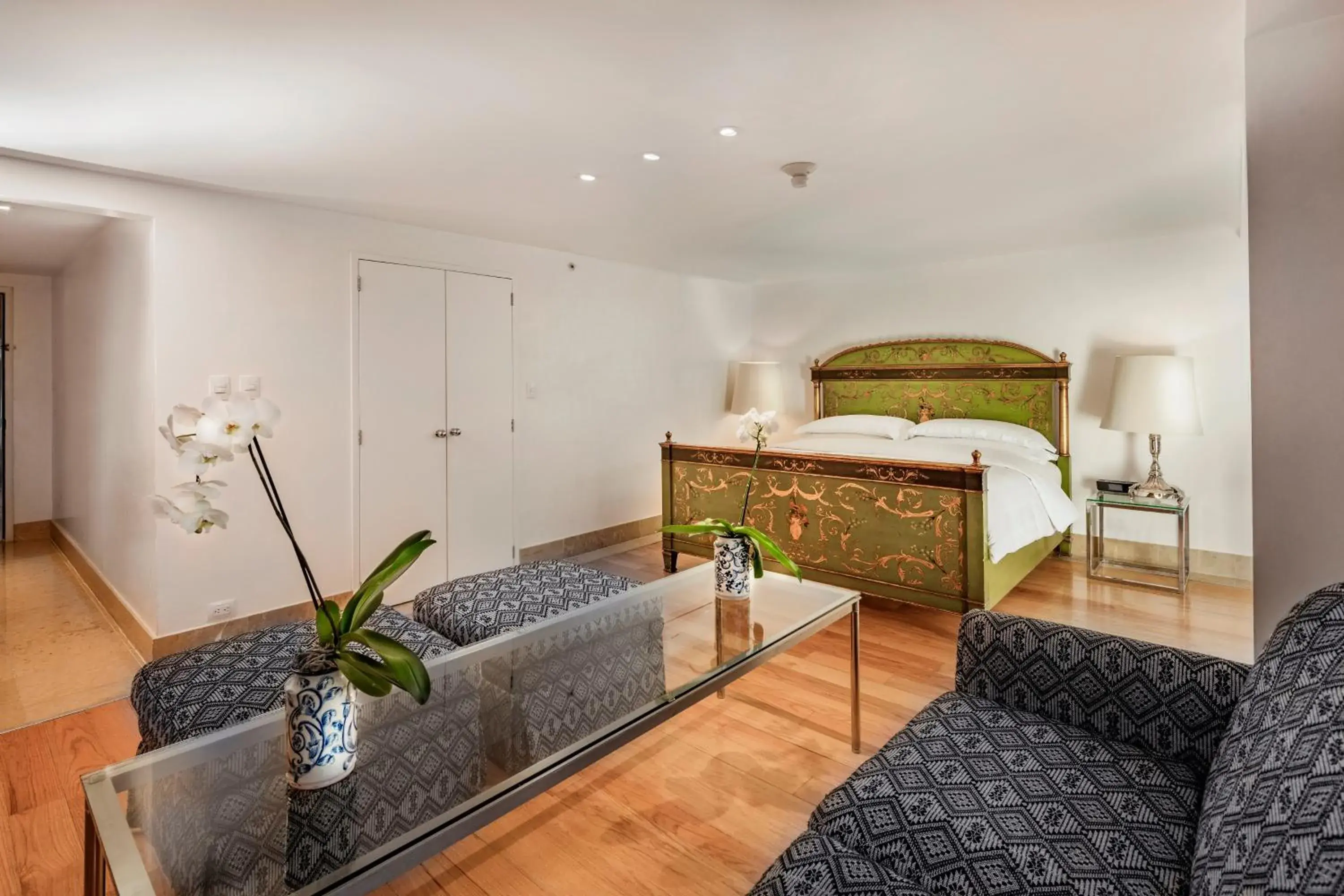 Photo of the whole room, Bed in Presidente InterContinental Puebla by IHG Photo of the whole room, Bed in Presidente InterContinental Puebla by IHG