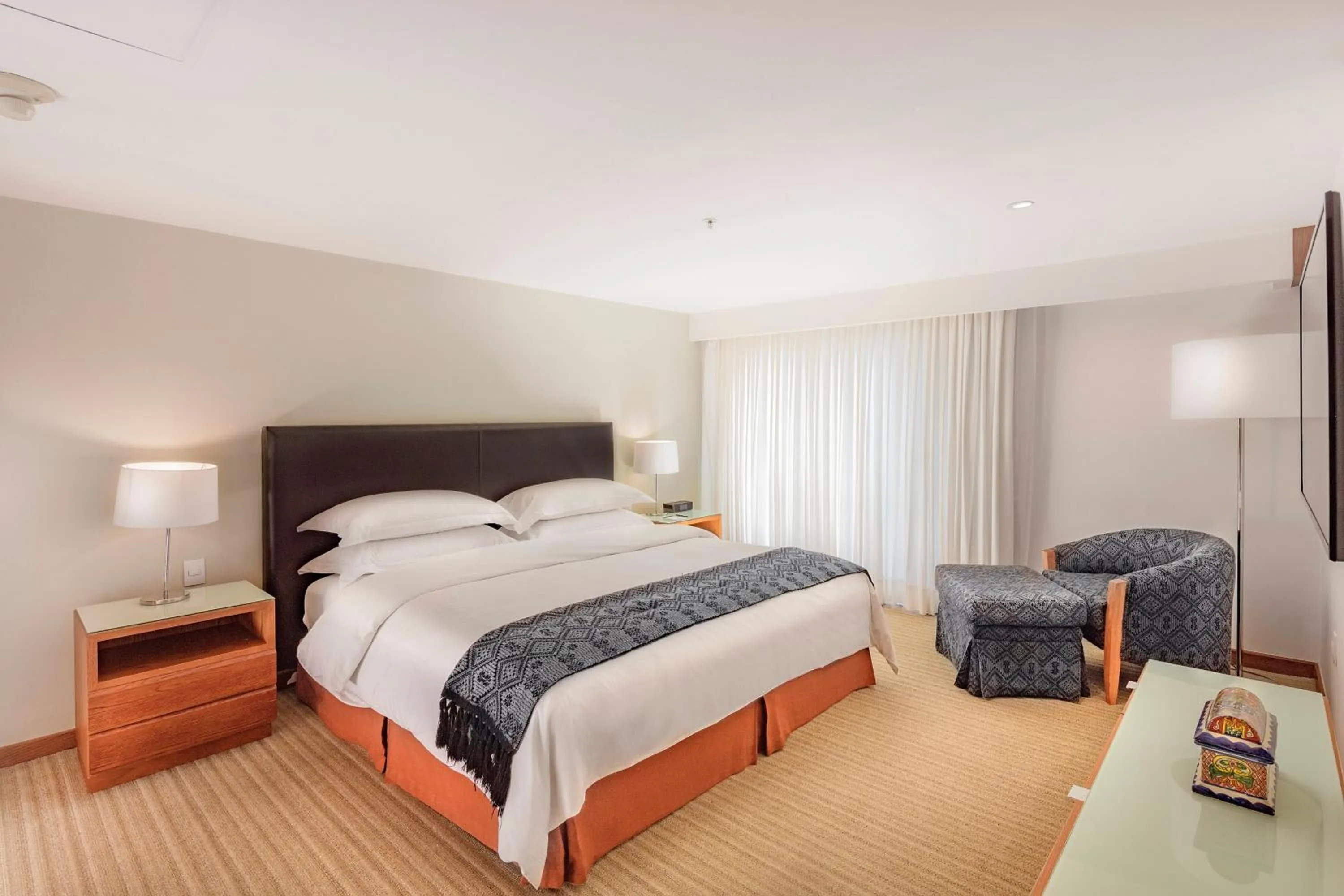 Photo of the whole room, Bed in Presidente InterContinental Puebla by IHG