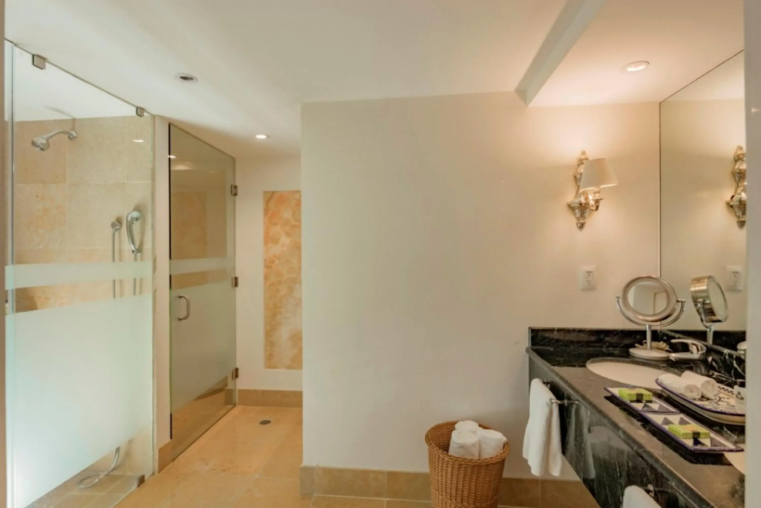 Bathroom in Presidente InterContinental Puebla by IHG Bathroom in Presidente InterContinental Puebla by IHG