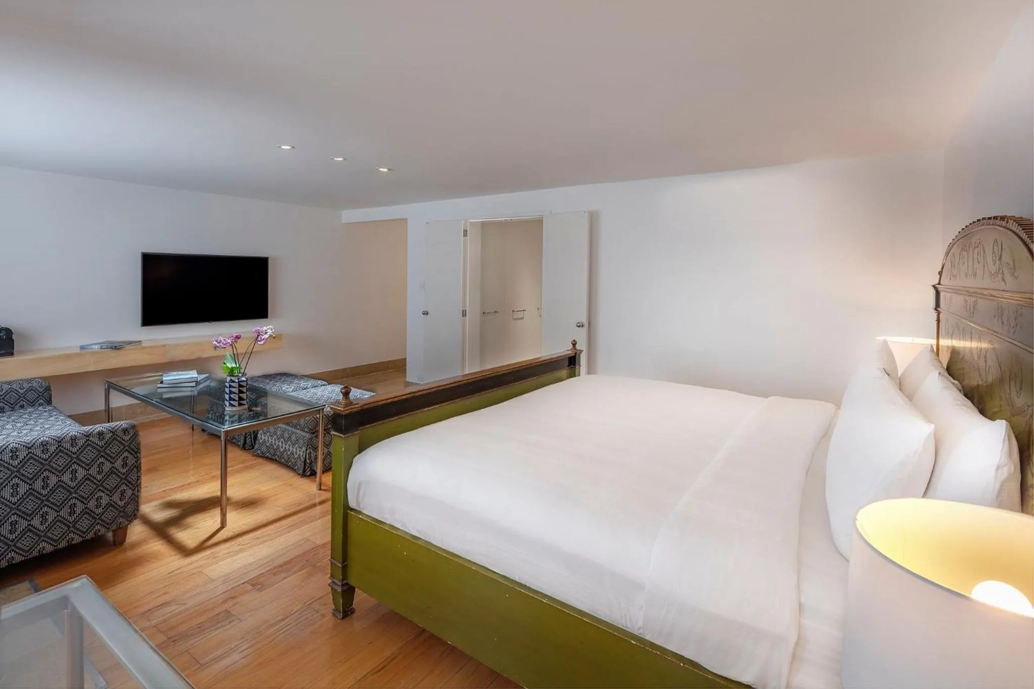 Photo of the whole room, Bed in Presidente InterContinental Puebla by IHG