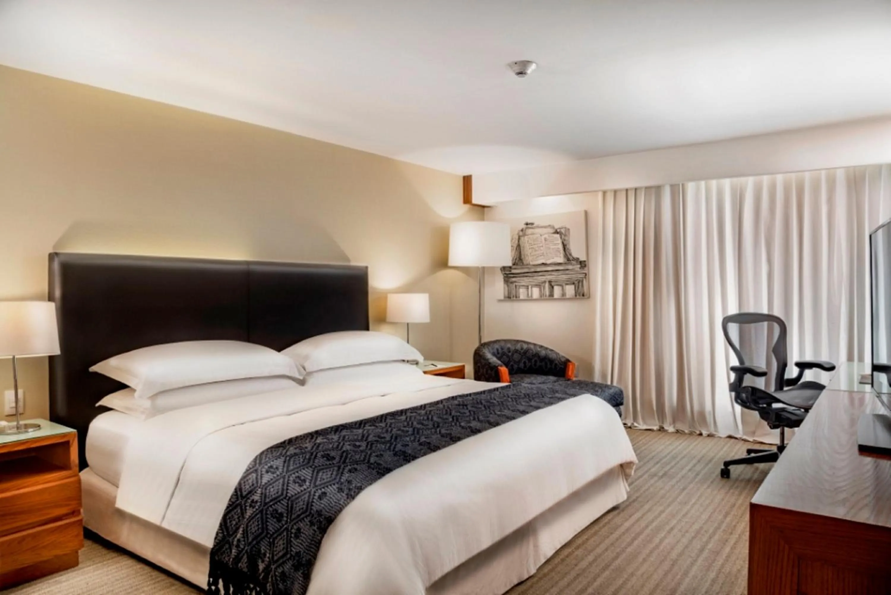 Bed in Presidente InterContinental Puebla by IHG