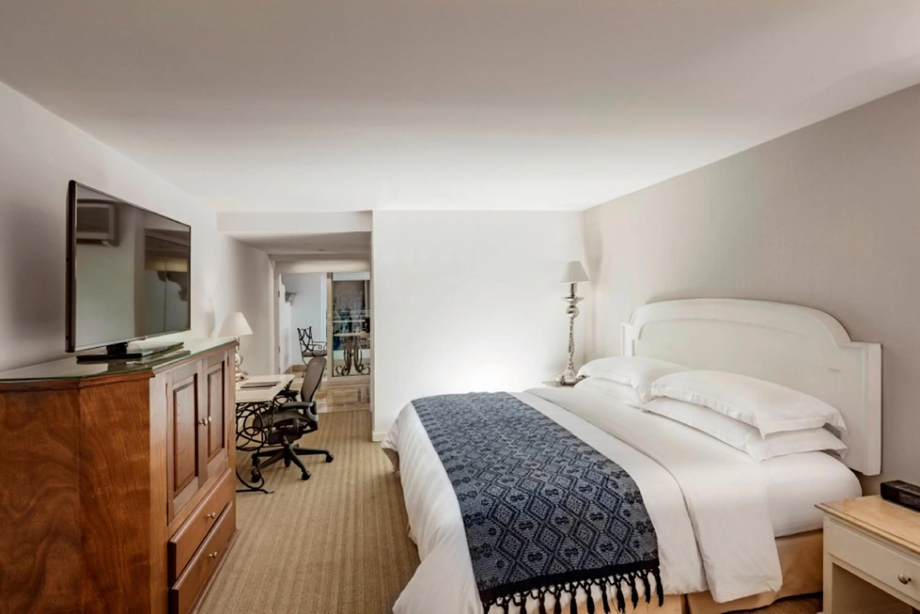 Bed in Presidente InterContinental Puebla by IHG