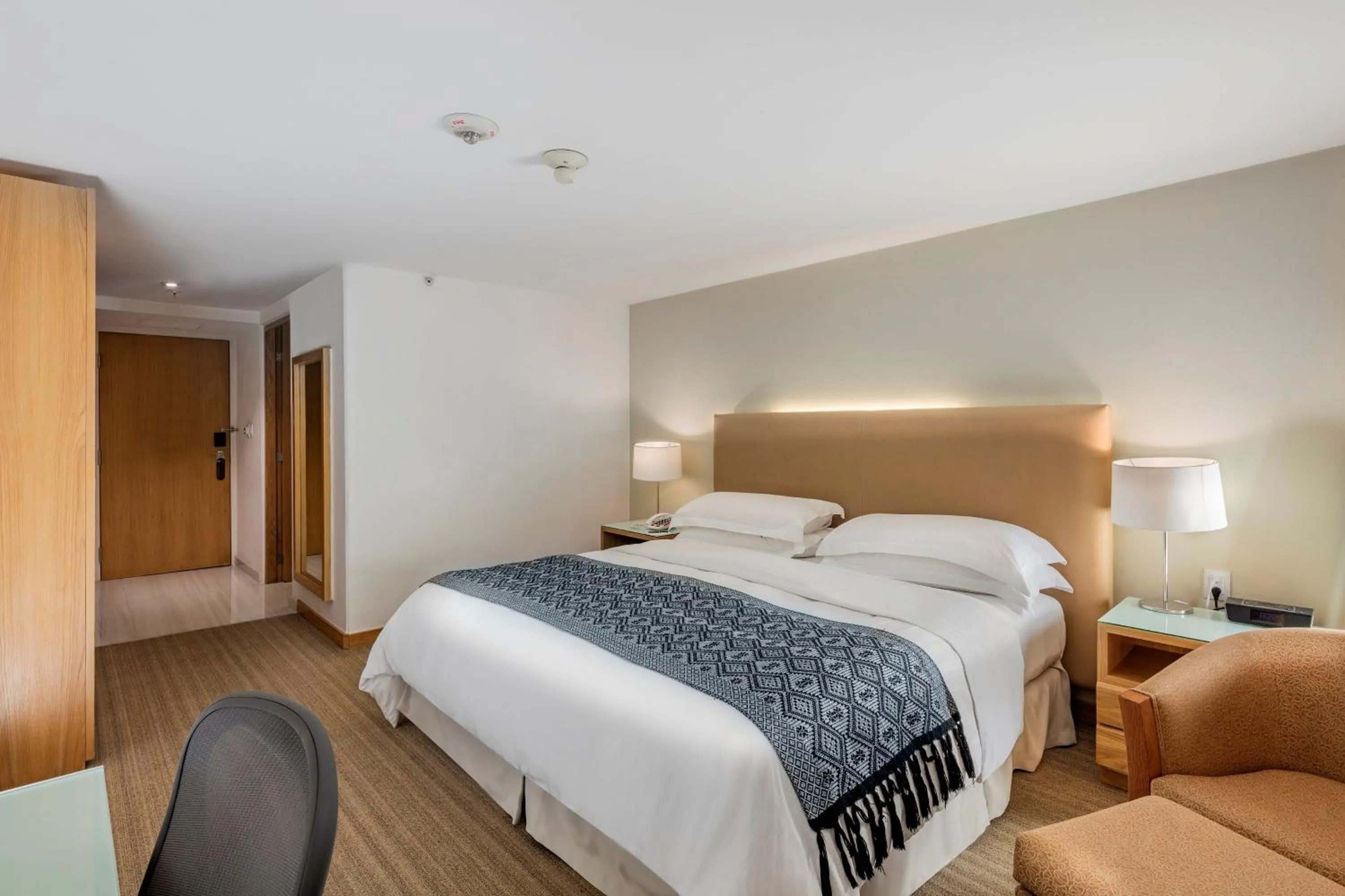 Photo of the whole room, Bed in Presidente InterContinental Puebla by IHG