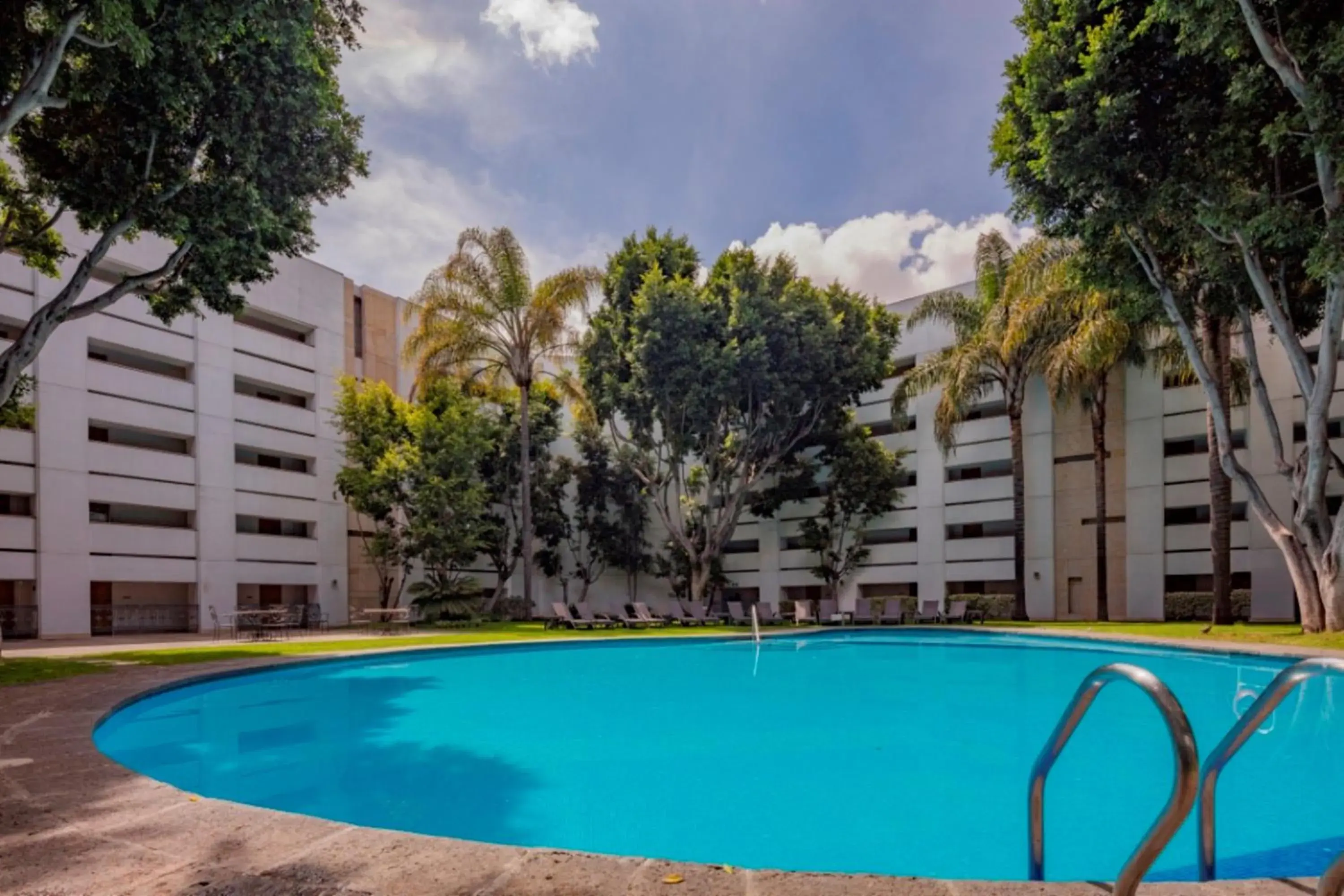 Swimming pool in Presidente InterContinental Puebla by IHG Swimming pool in Presidente InterContinental Puebla by IHG