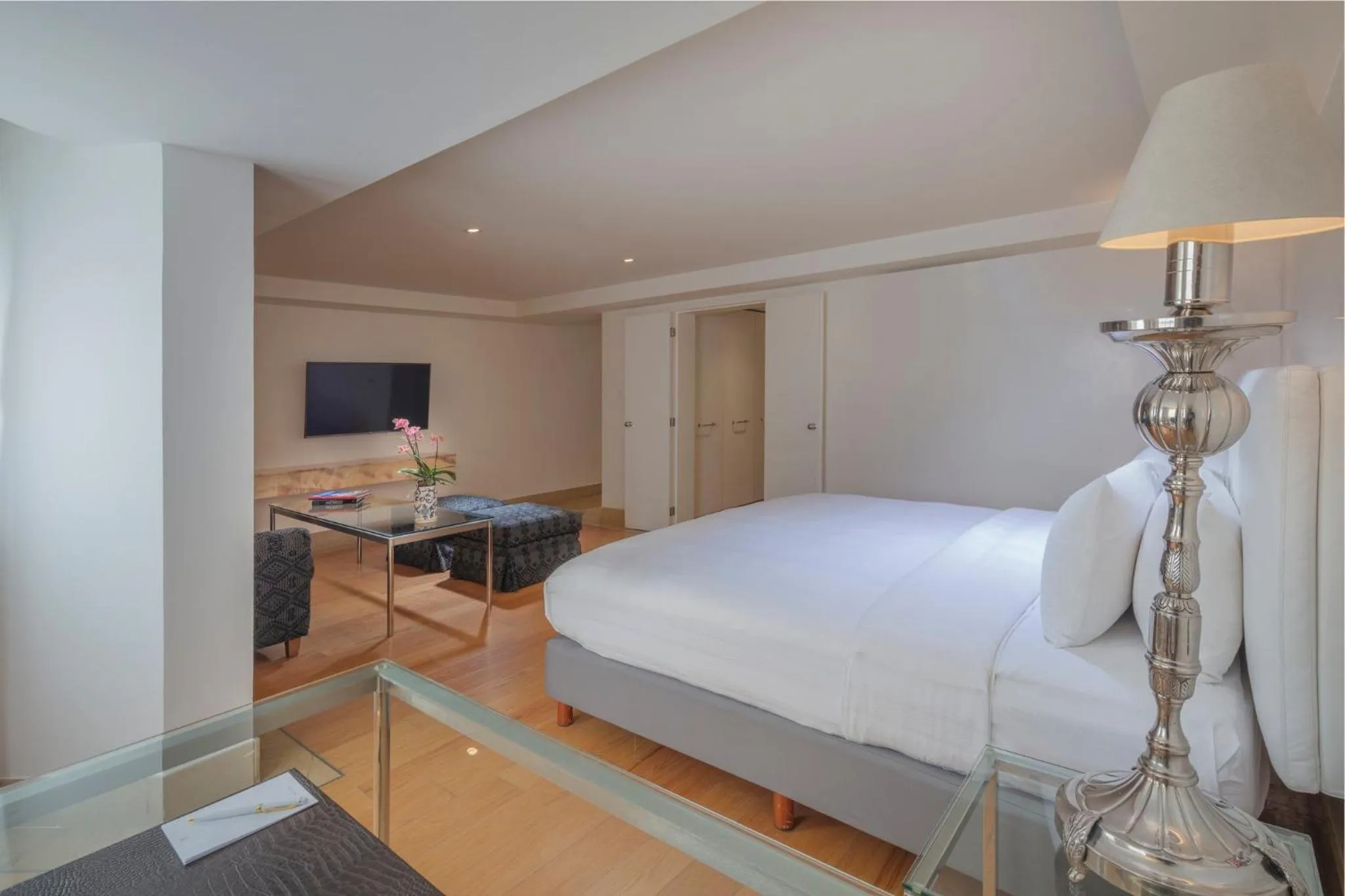 Photo of the whole room, Bed in Presidente InterContinental Puebla by IHG