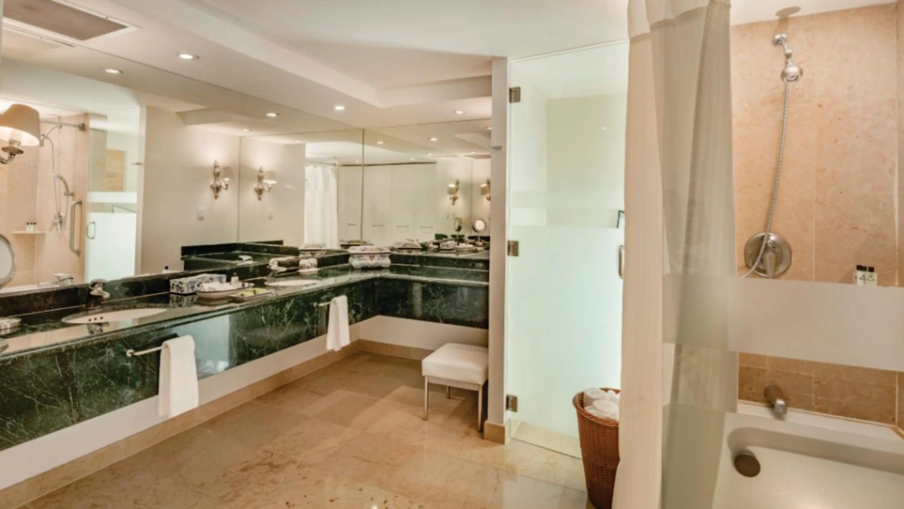 Bathroom in Presidente InterContinental Puebla by IHG