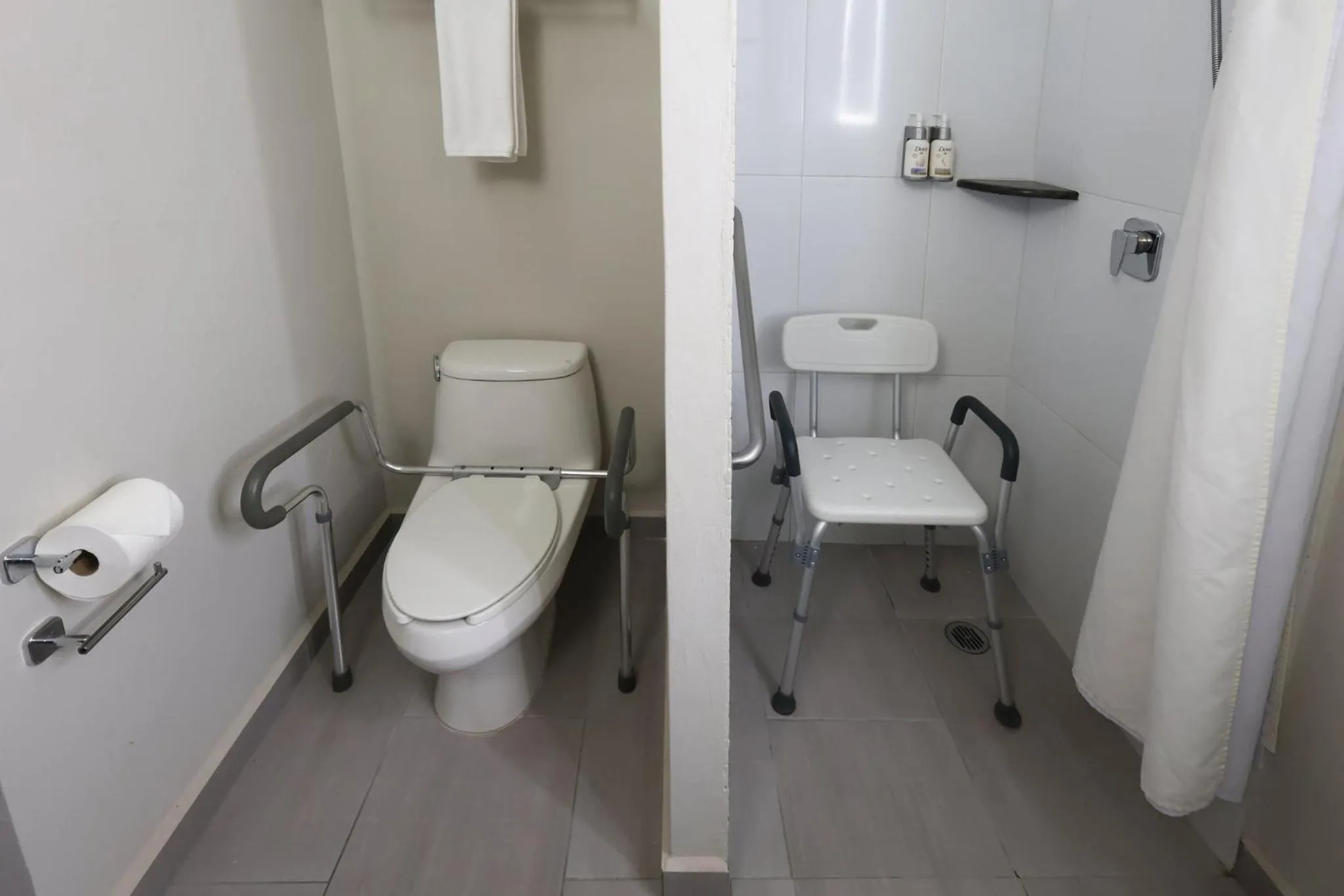 Photo of the whole room in Holiday Inn Express Veracruz Centro Historico by IHG