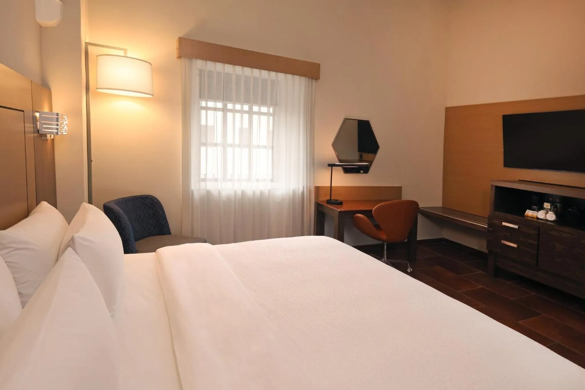 Photo of the whole room, Bed in Holiday Inn Express Veracruz Centro Historico by IHG