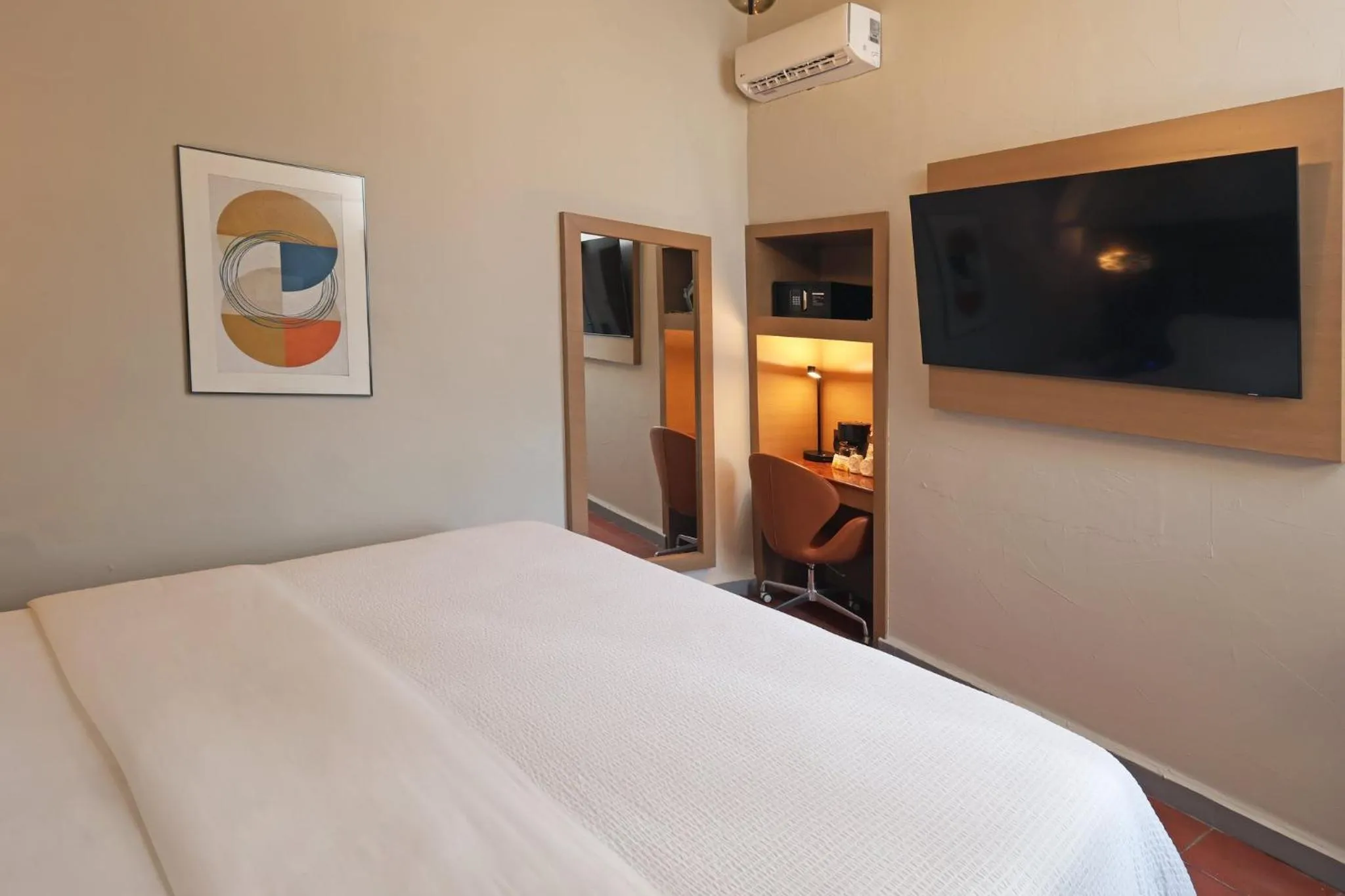 Photo of the whole room, Bed in Holiday Inn Express Veracruz Centro Historico by IHG