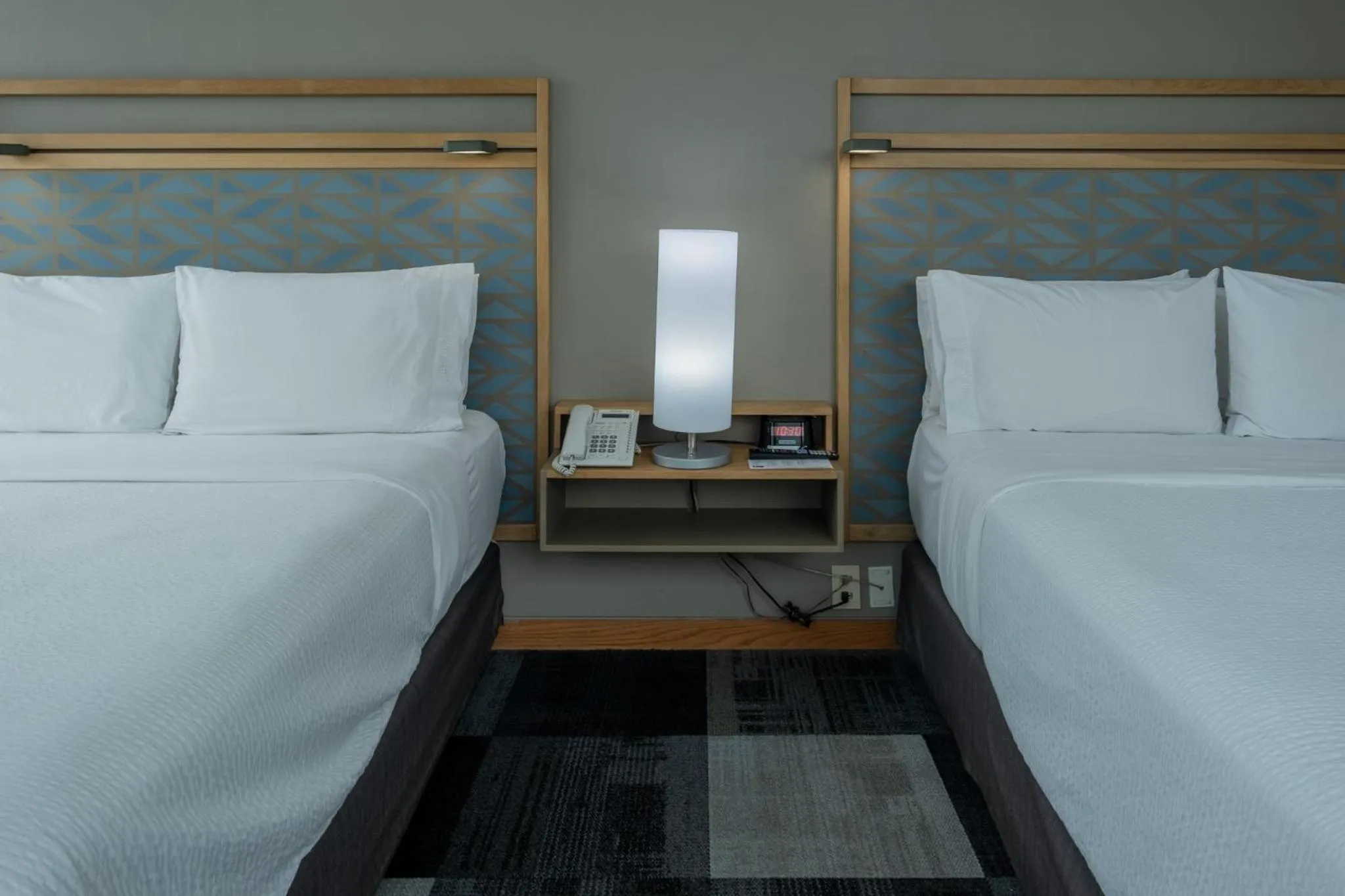 Photo of the whole room, Bed in Holiday Inn Express Mexico Reforma by IHG