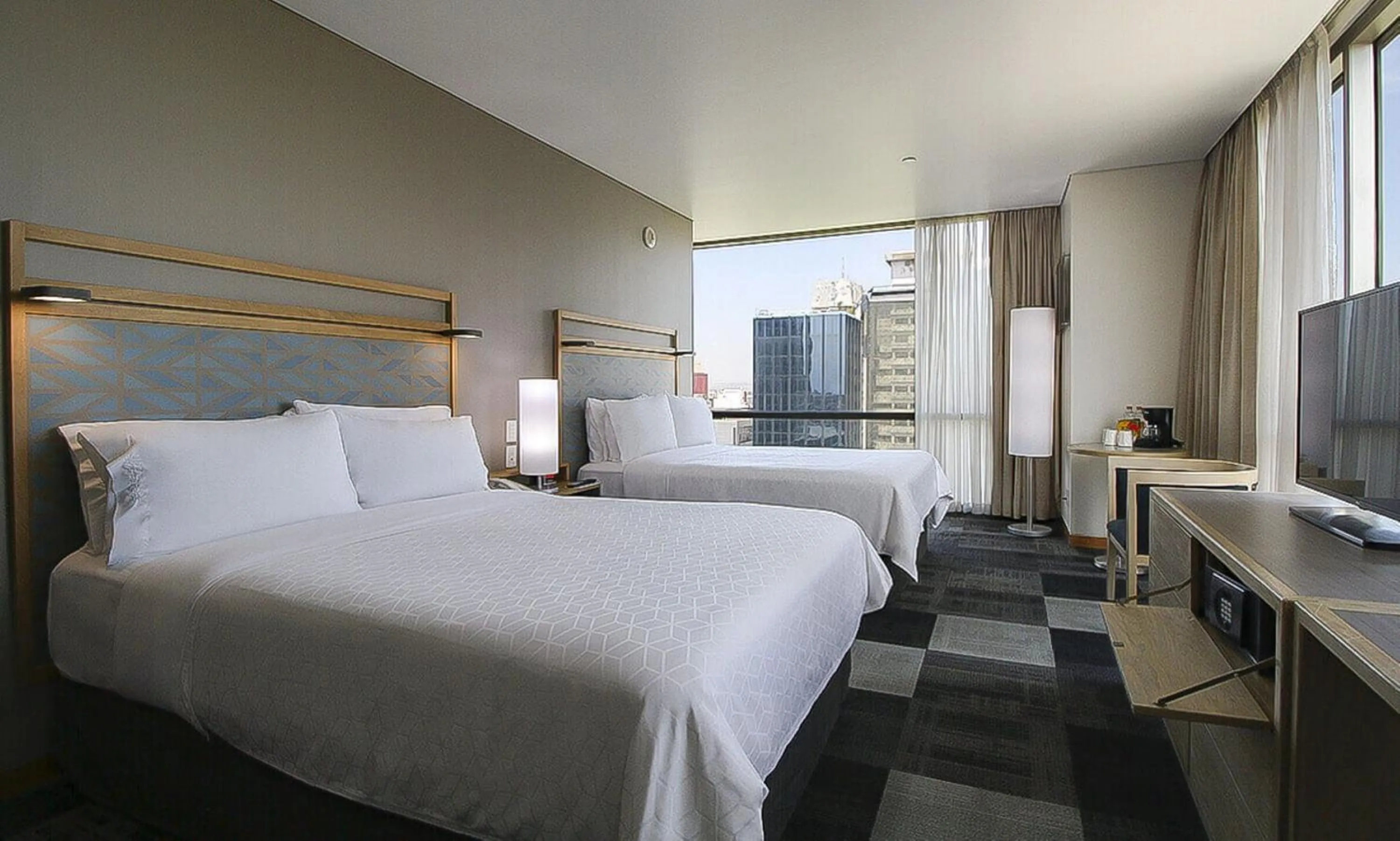 Photo of the whole room, Bed in Holiday Inn Express Mexico Reforma by IHG