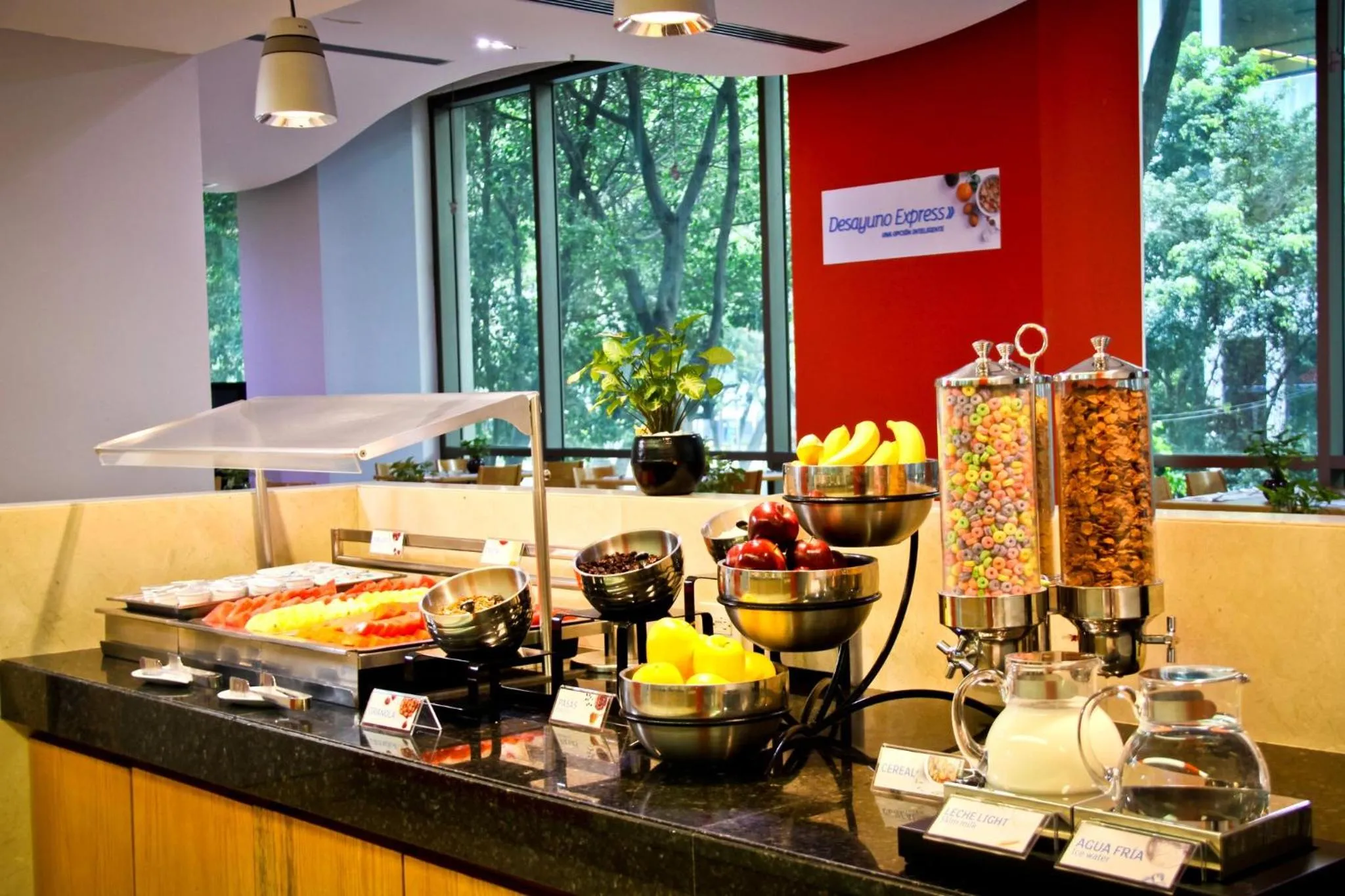 Breakfast in Holiday Inn Express Mexico Reforma by IHG