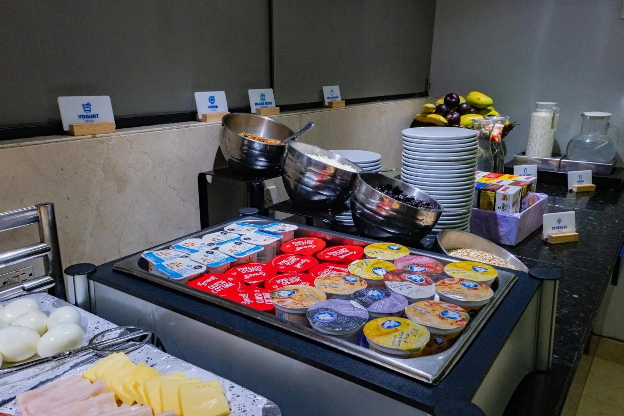 Breakfast in Holiday Inn Express Mexico Reforma by IHG