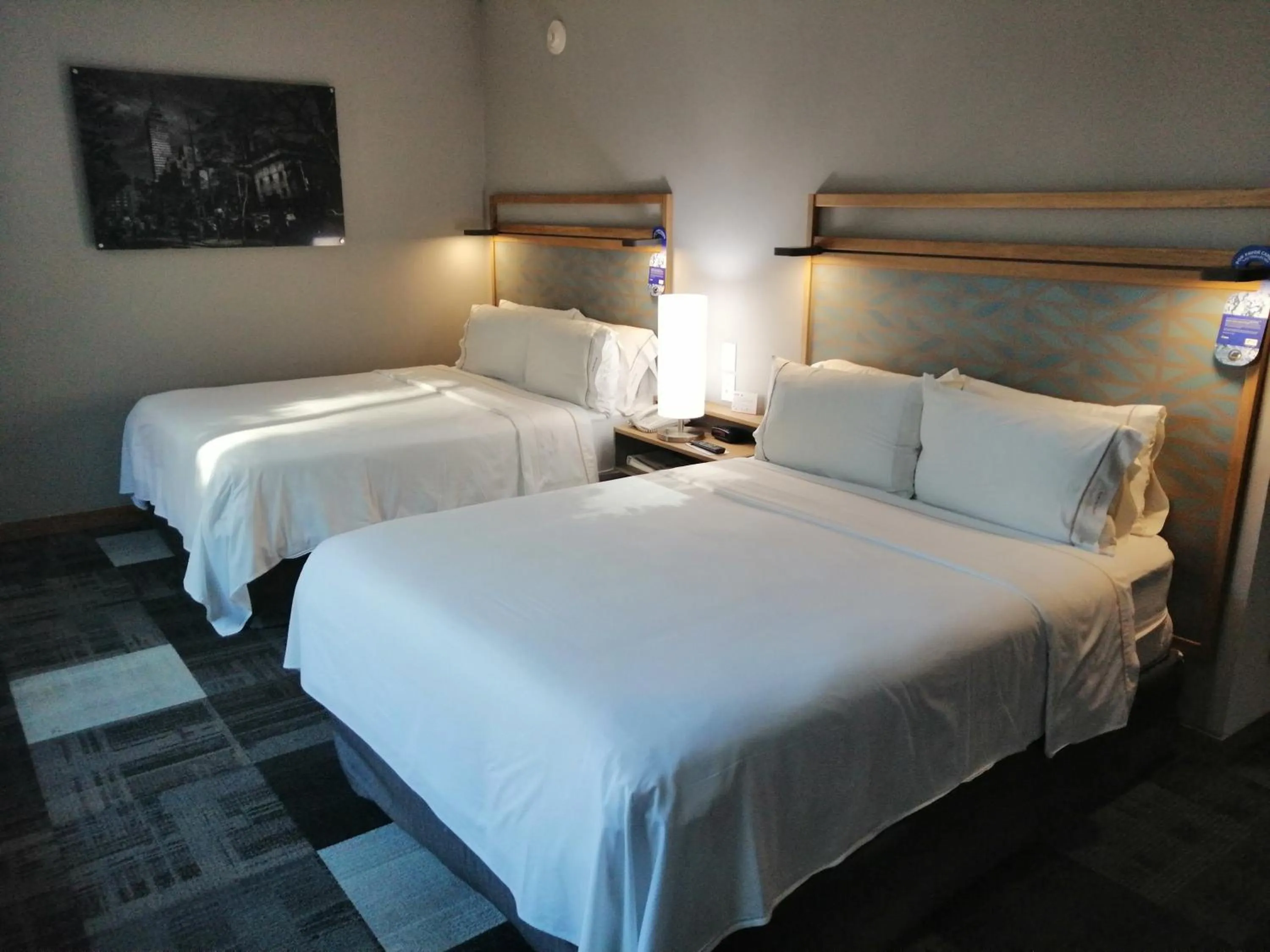 Photo of the whole room, Bed in Holiday Inn Express Mexico Reforma by IHG