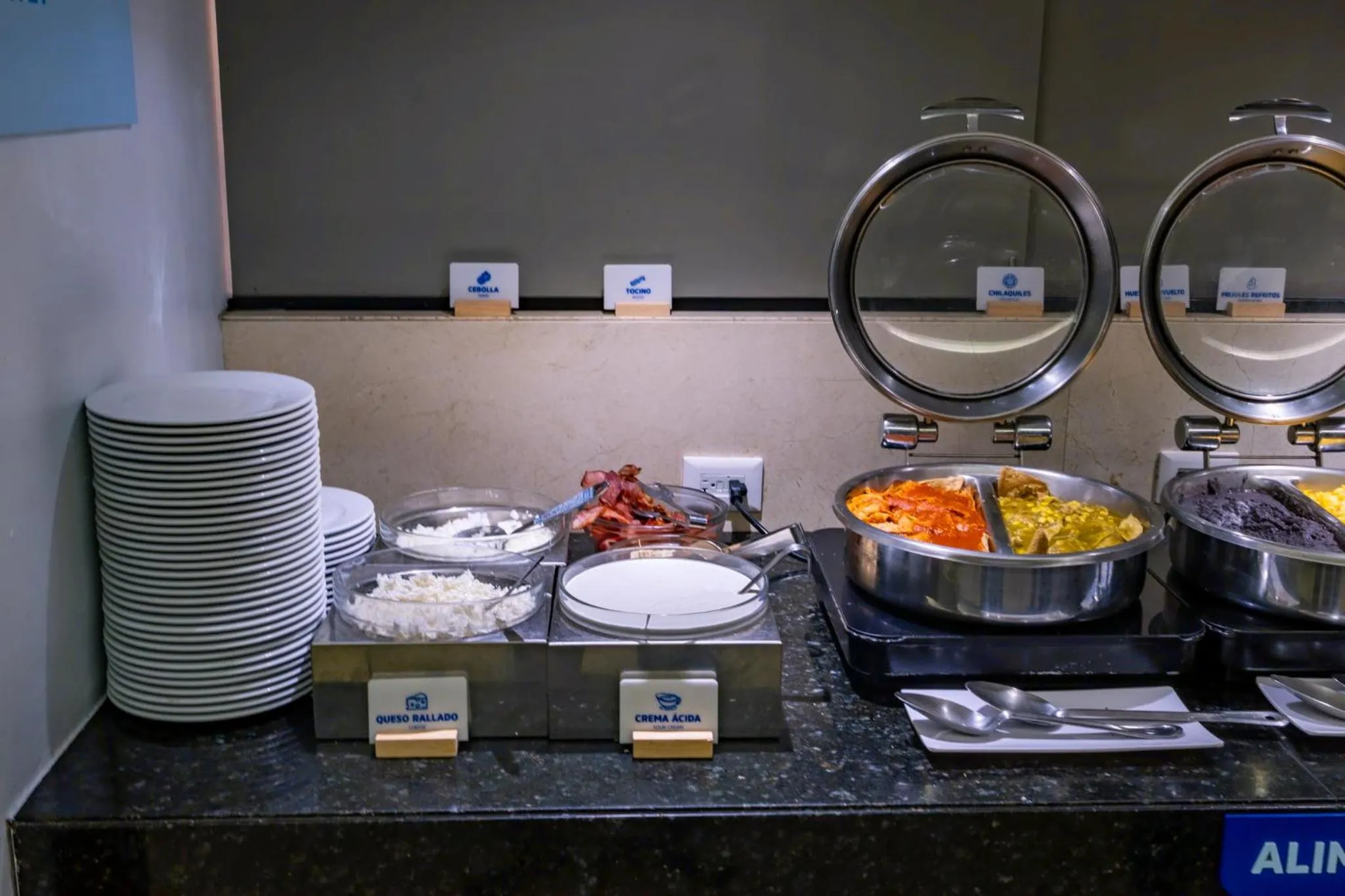 Breakfast in Holiday Inn Express Mexico Reforma by IHG